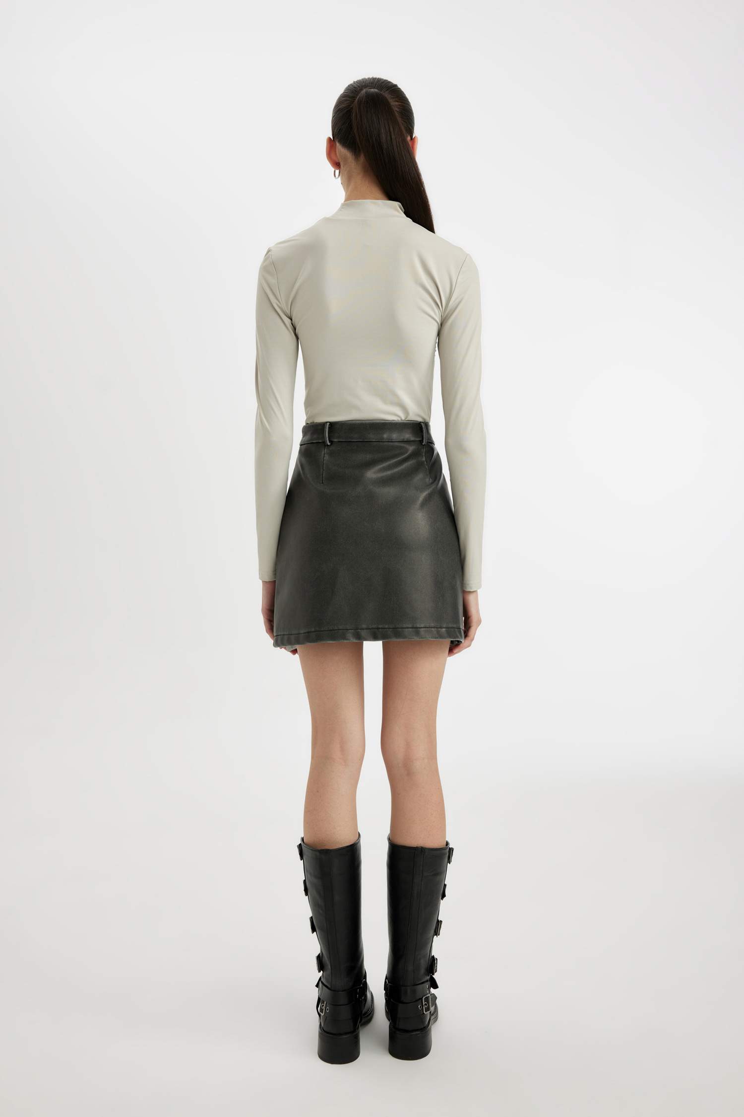 Coool A Cut Faux Leather Mini Knitted Skirt