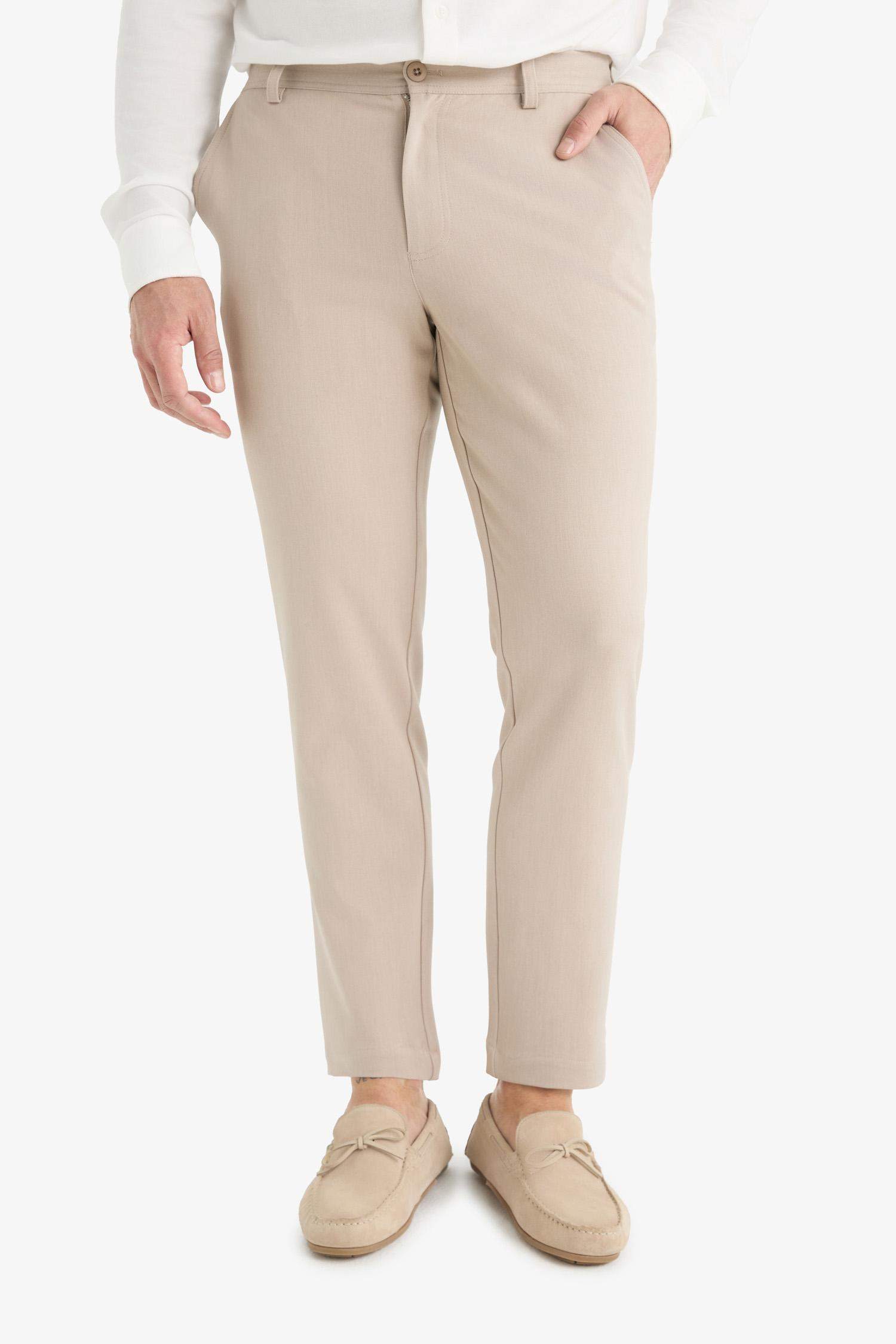 Брюки Tailored Fit с прямыми штанинами, которые тянутся в любом направлении, и карманами из мягкой ткани