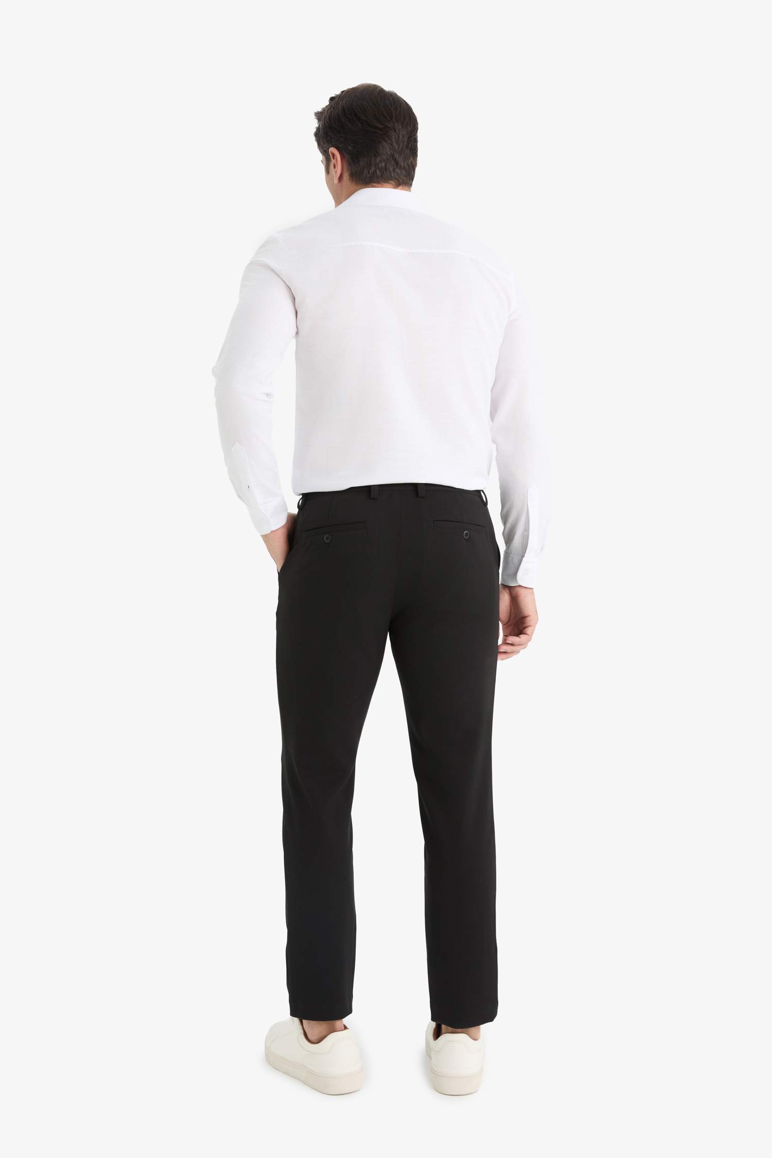 Tailored Fit Düz Paça Her Yöne Esneyen Yumuşak Tuşe Cepli Pantolon