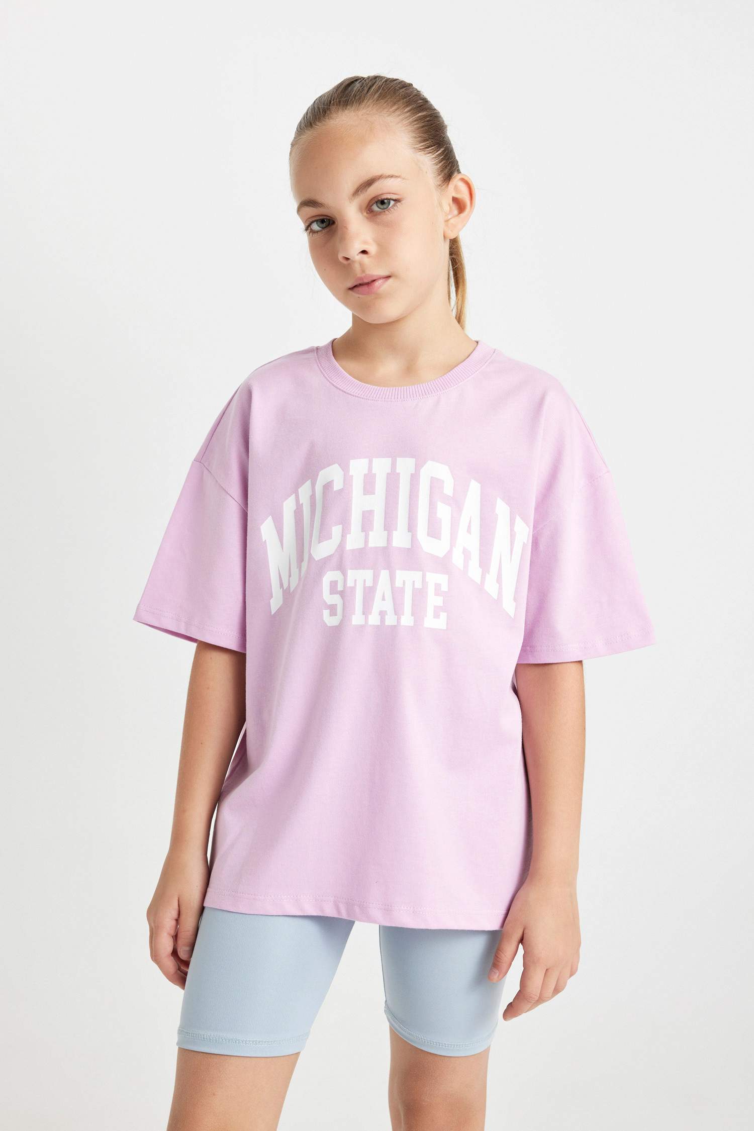 تي شيرت بناتي نص ردن اوفر سايز بطبعة