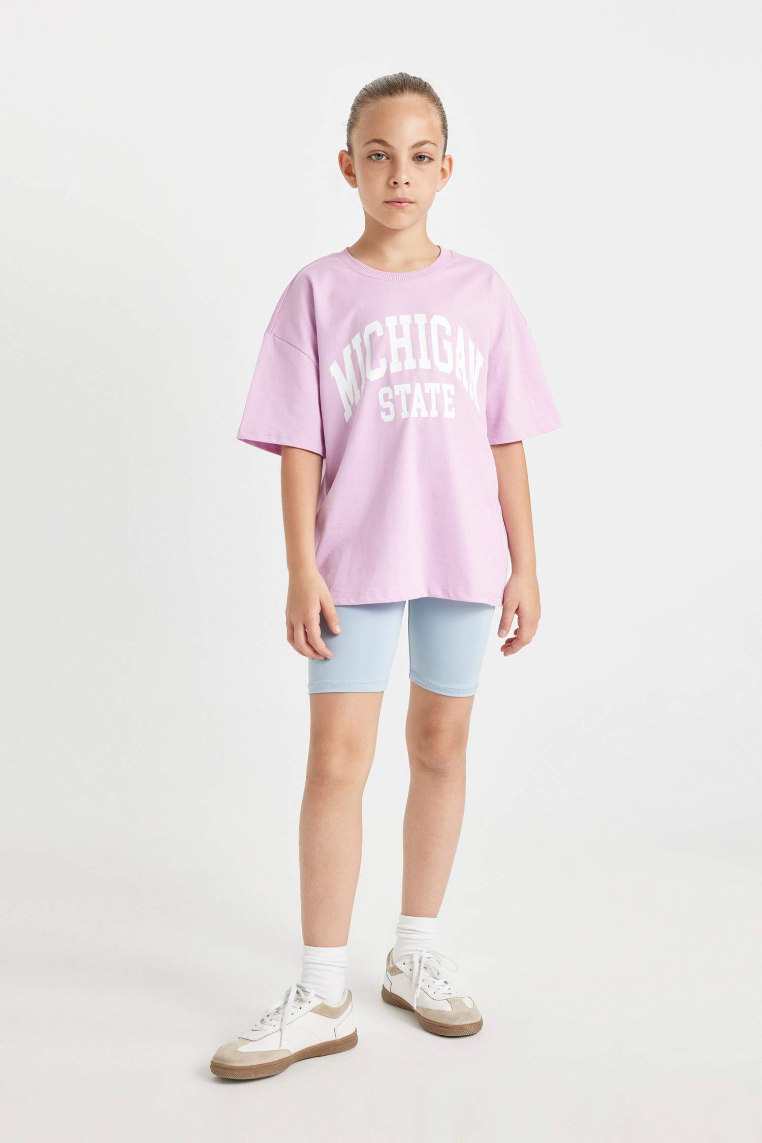 تي شيرت بناتي نص ردن اوفر سايز بطبعة