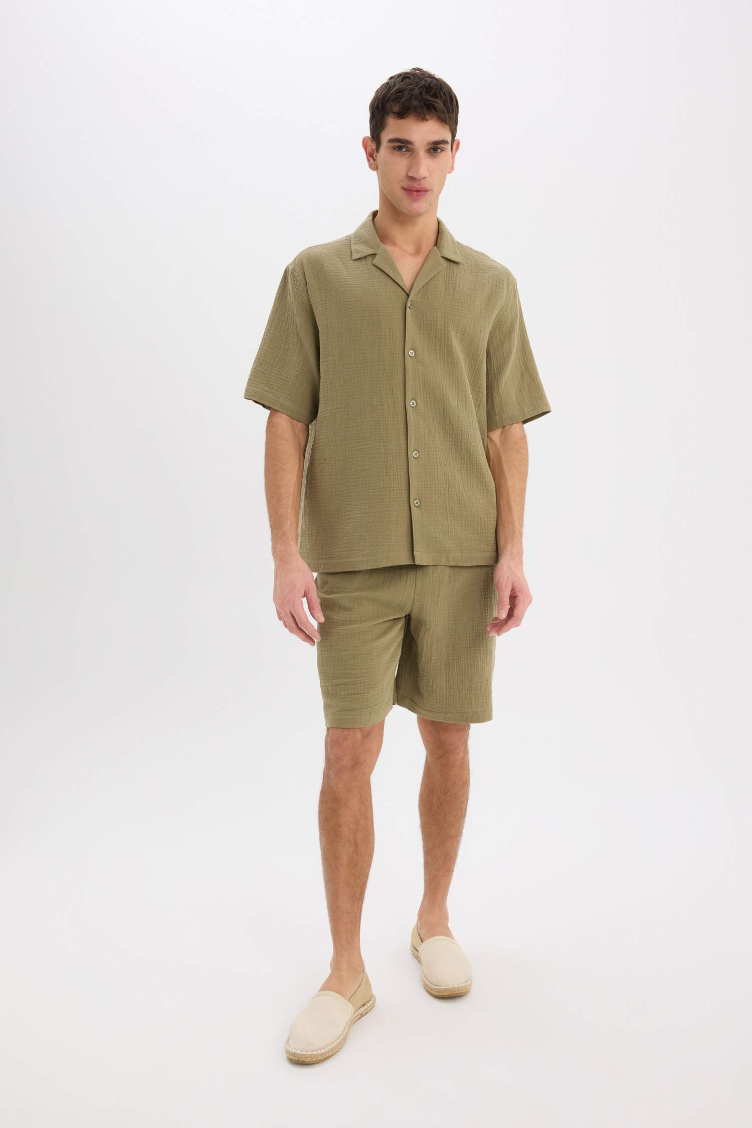 قميص نص كم قطن قصة مريحة بياقة بولو