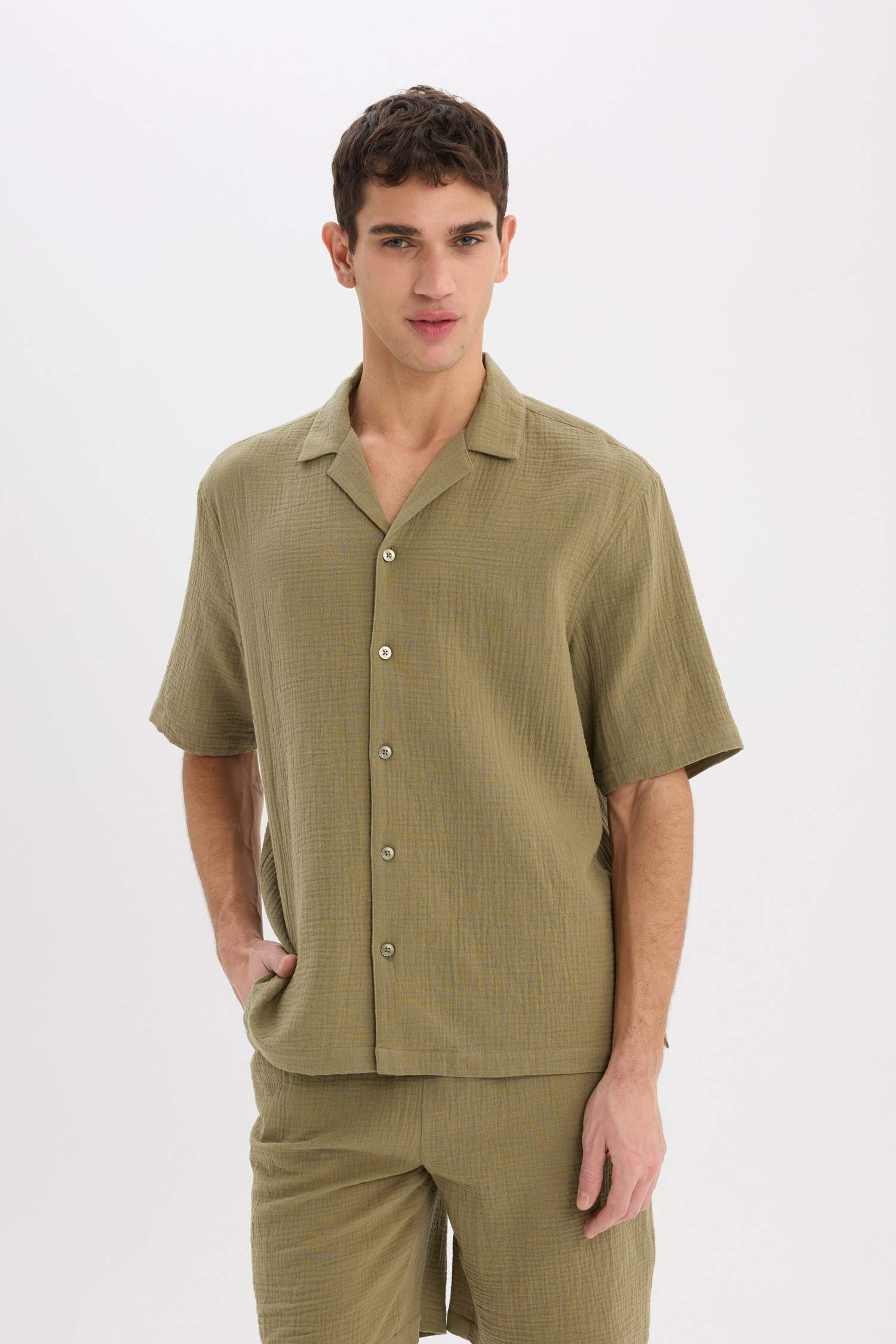 قميص نص كم قطن قصة مريحة بياقة بولو