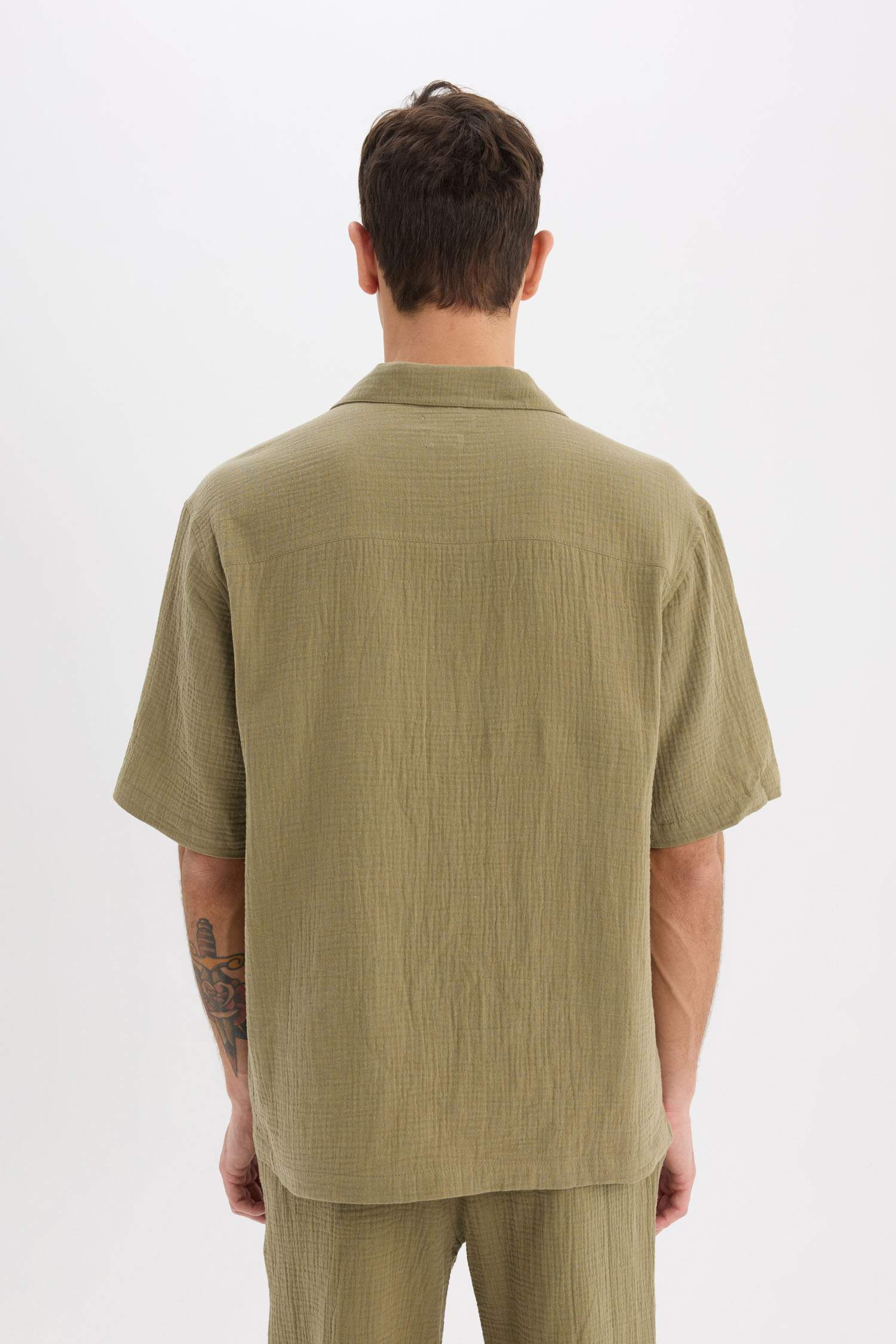 قميص نص كم قطن قصة مريحة بياقة بولو