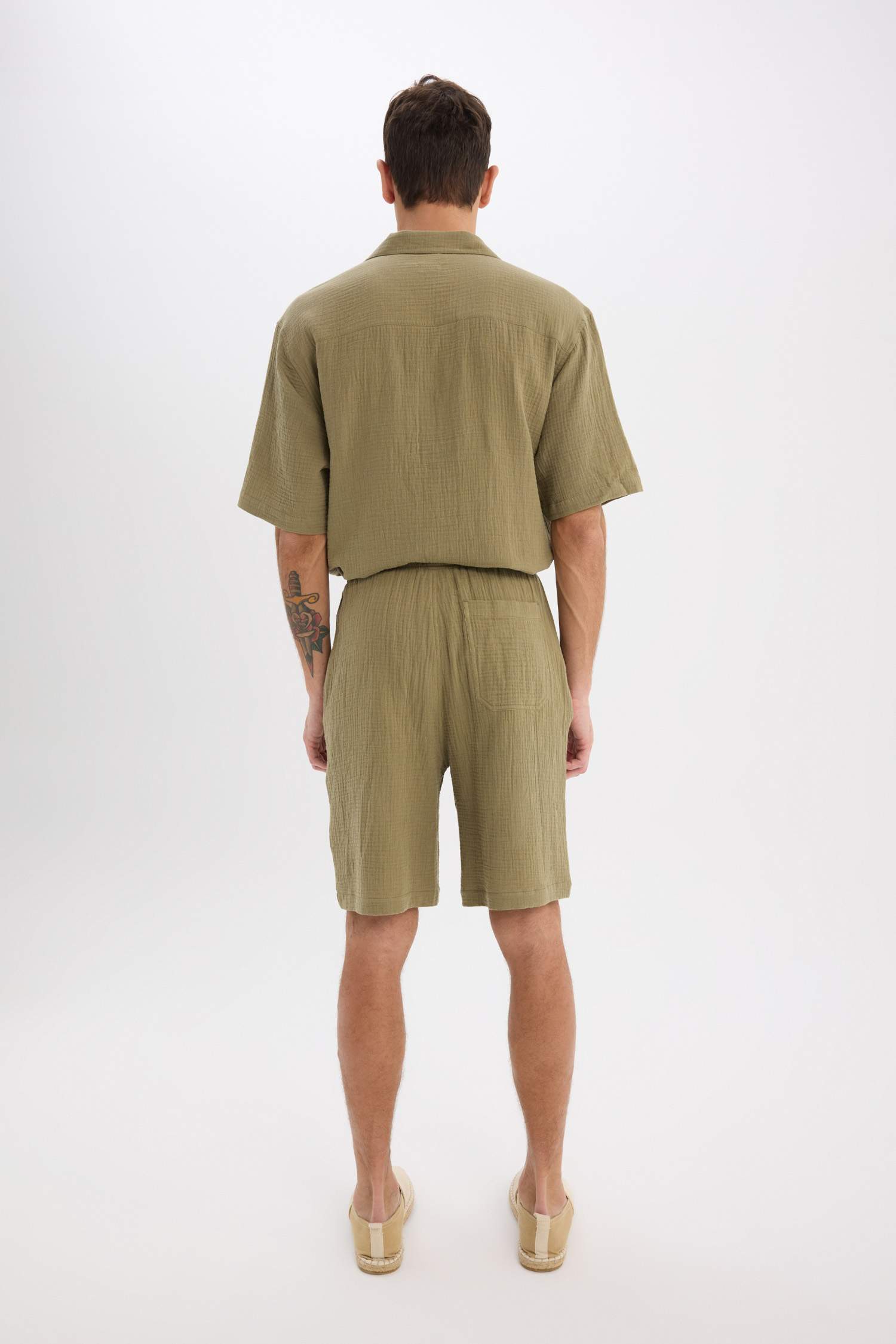 %100 Pamuk Relax Fit Müslin Cepli Basic Düz Bermuda Şort