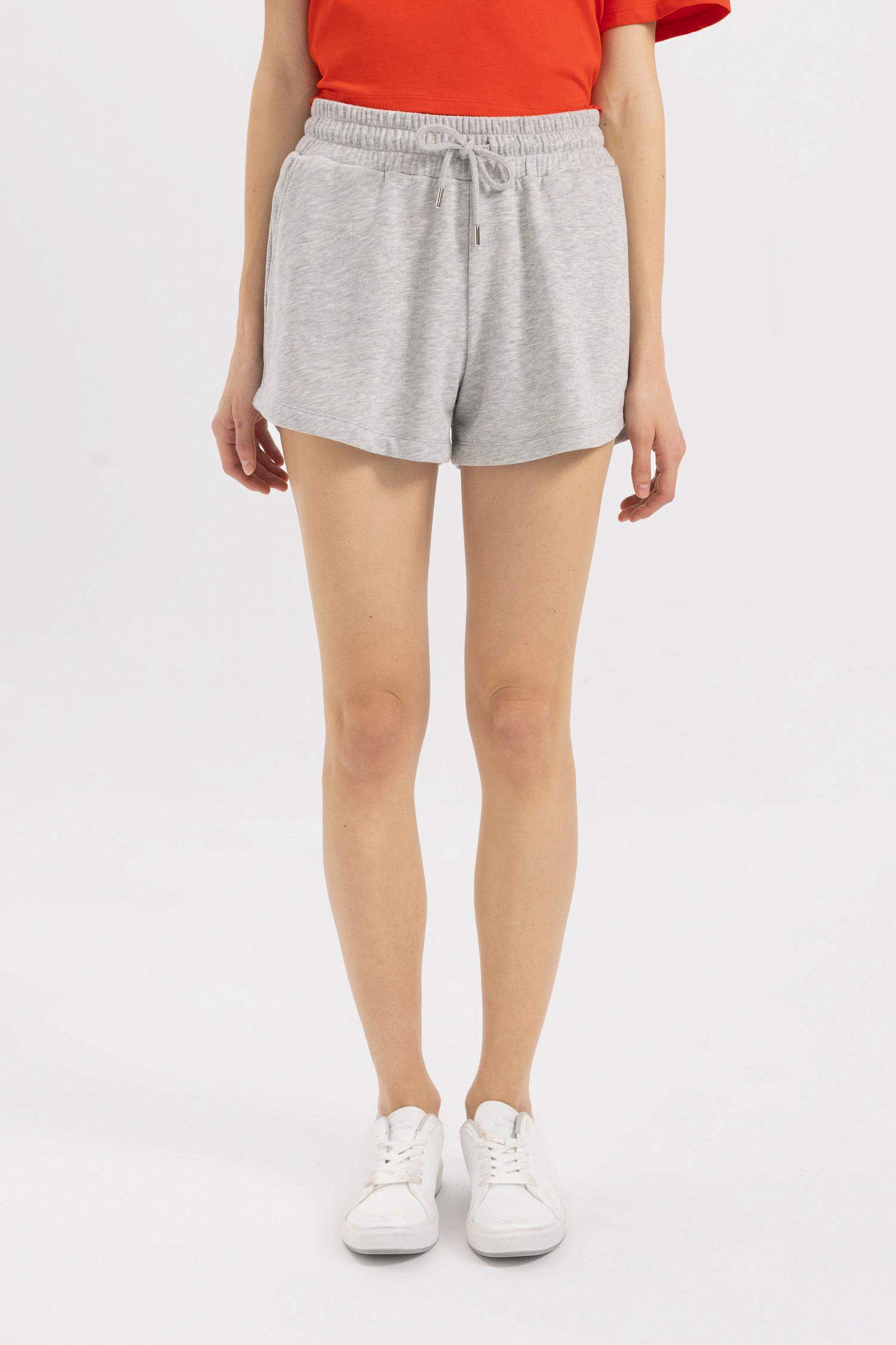 Regular Fit Normal Bel Kısa Basic Düz Şort