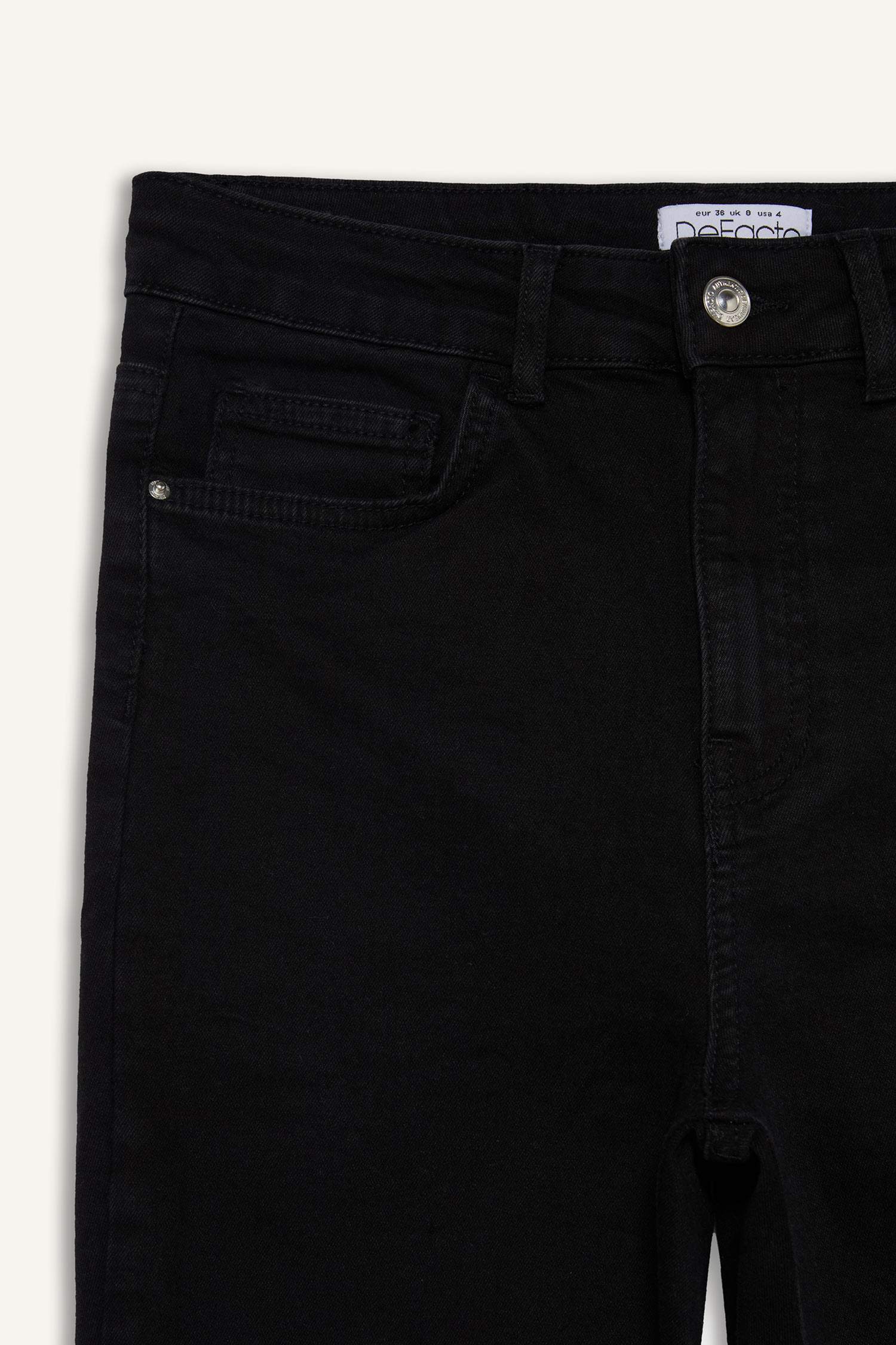 بنطلون جينز سكيني فيت برجل ضيق وخصر عادي