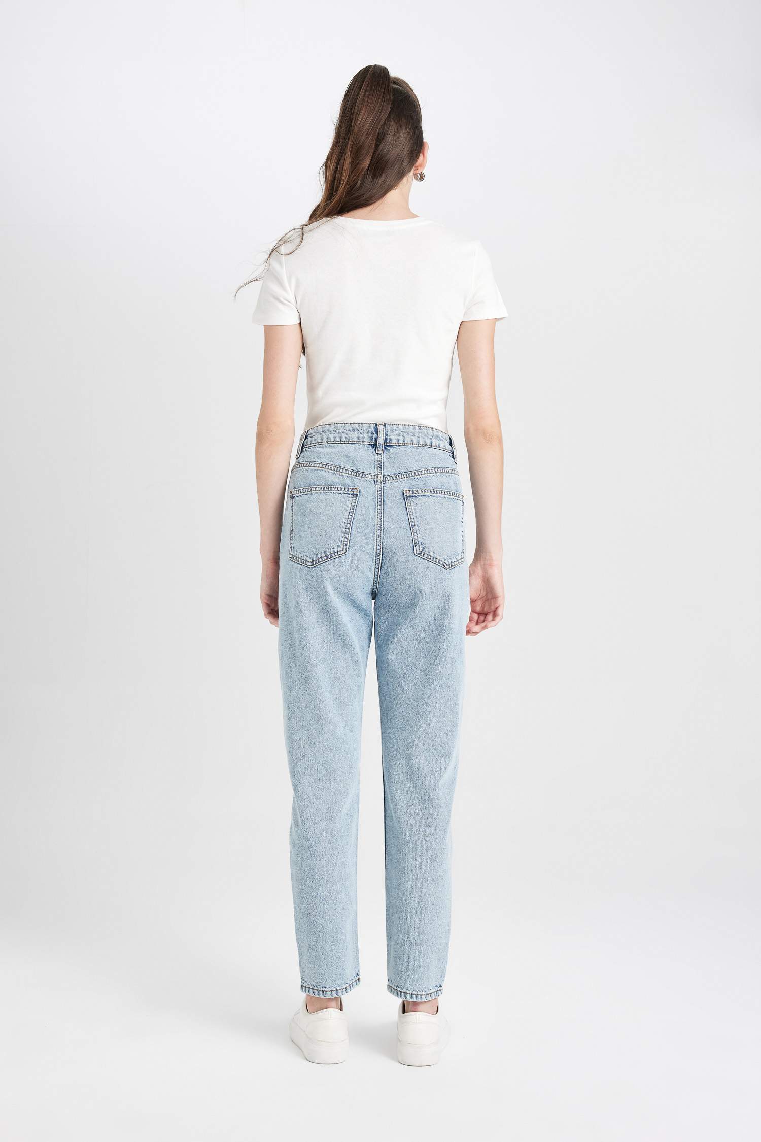 Lina Mom Fit Ripped Detailed Ankle Length Washed Jeans