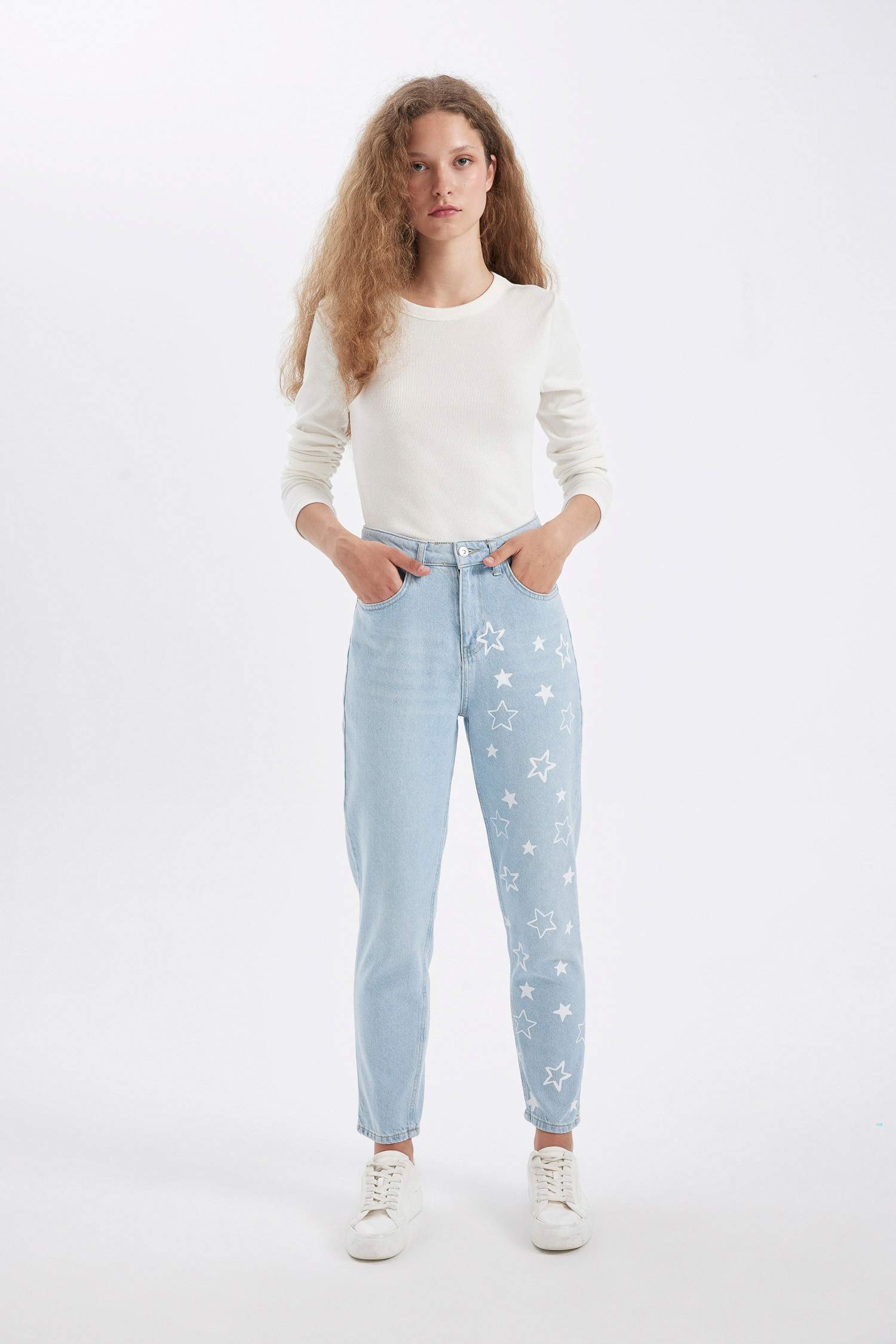 Lina Mom Fit Yüksek Bel Rahat Kalıp Hafif Dar Paça Bilek Boy Jean Yıkamalı Pantolon