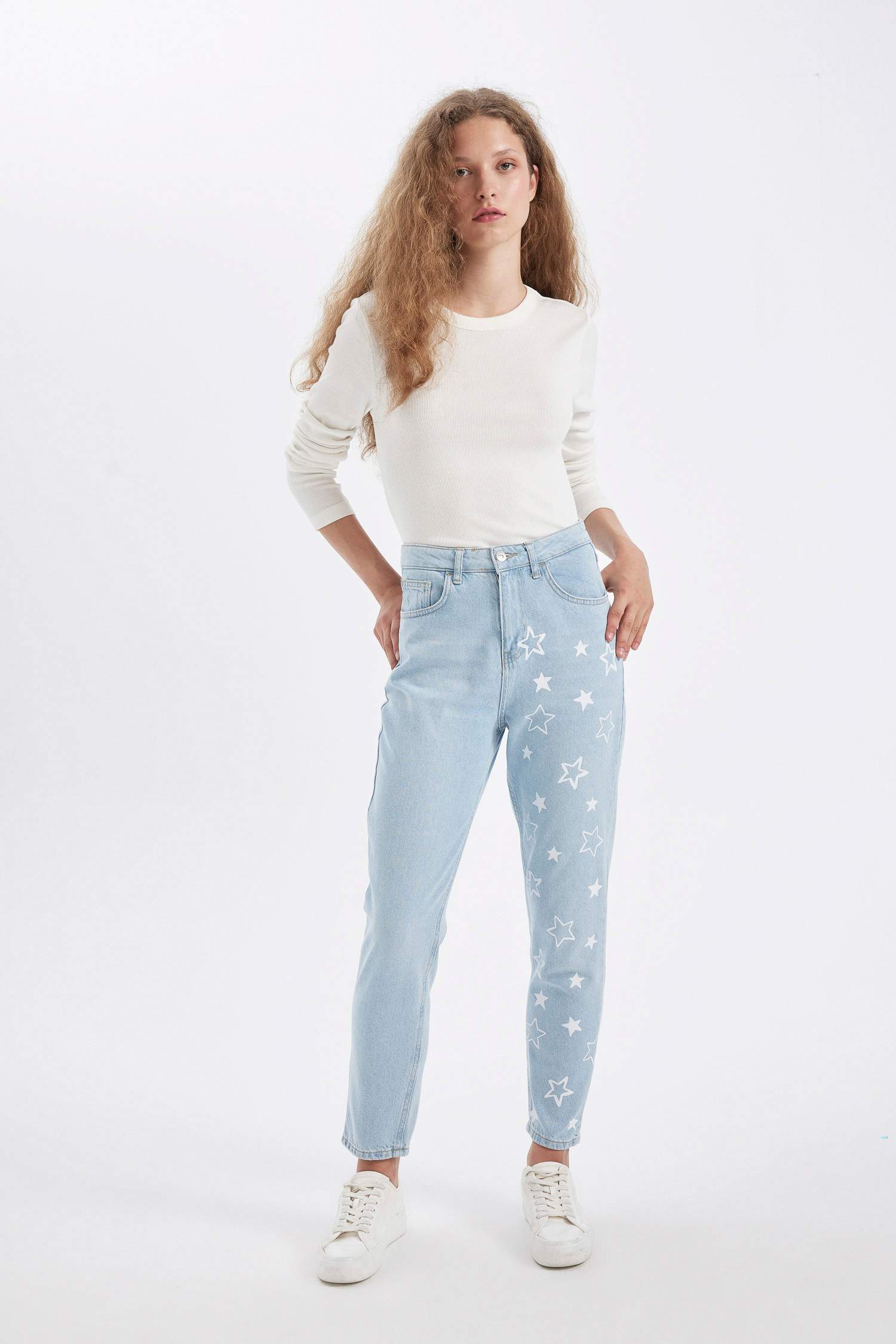 Lina Mom Fit Yüksek Bel Rahat Kalıp Hafif Dar Paça Bilek Boy Jean Yıkamalı Pantolon