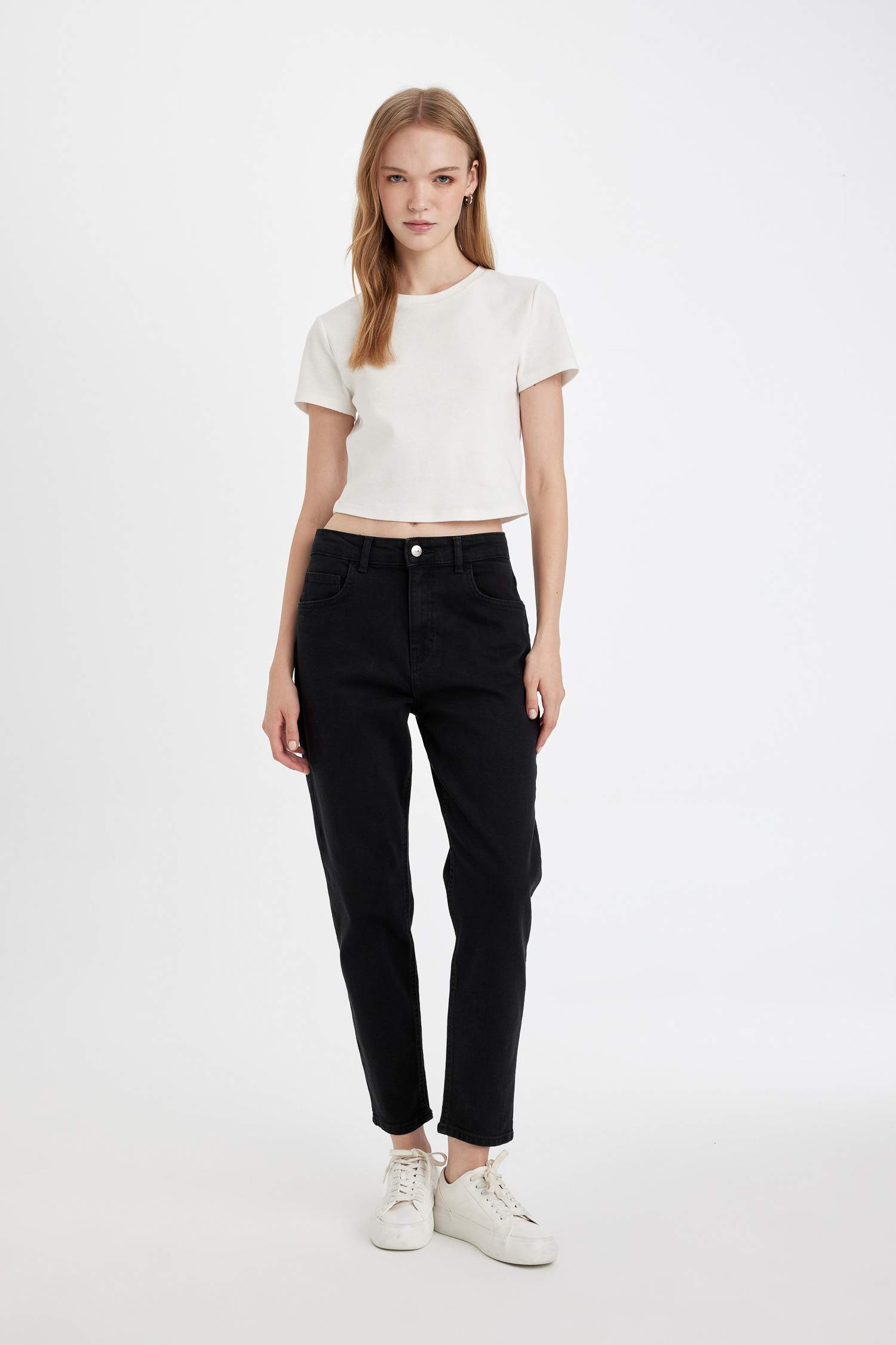 سروال جينز لينا موم فيت بخصر عالي ورجل ضيق