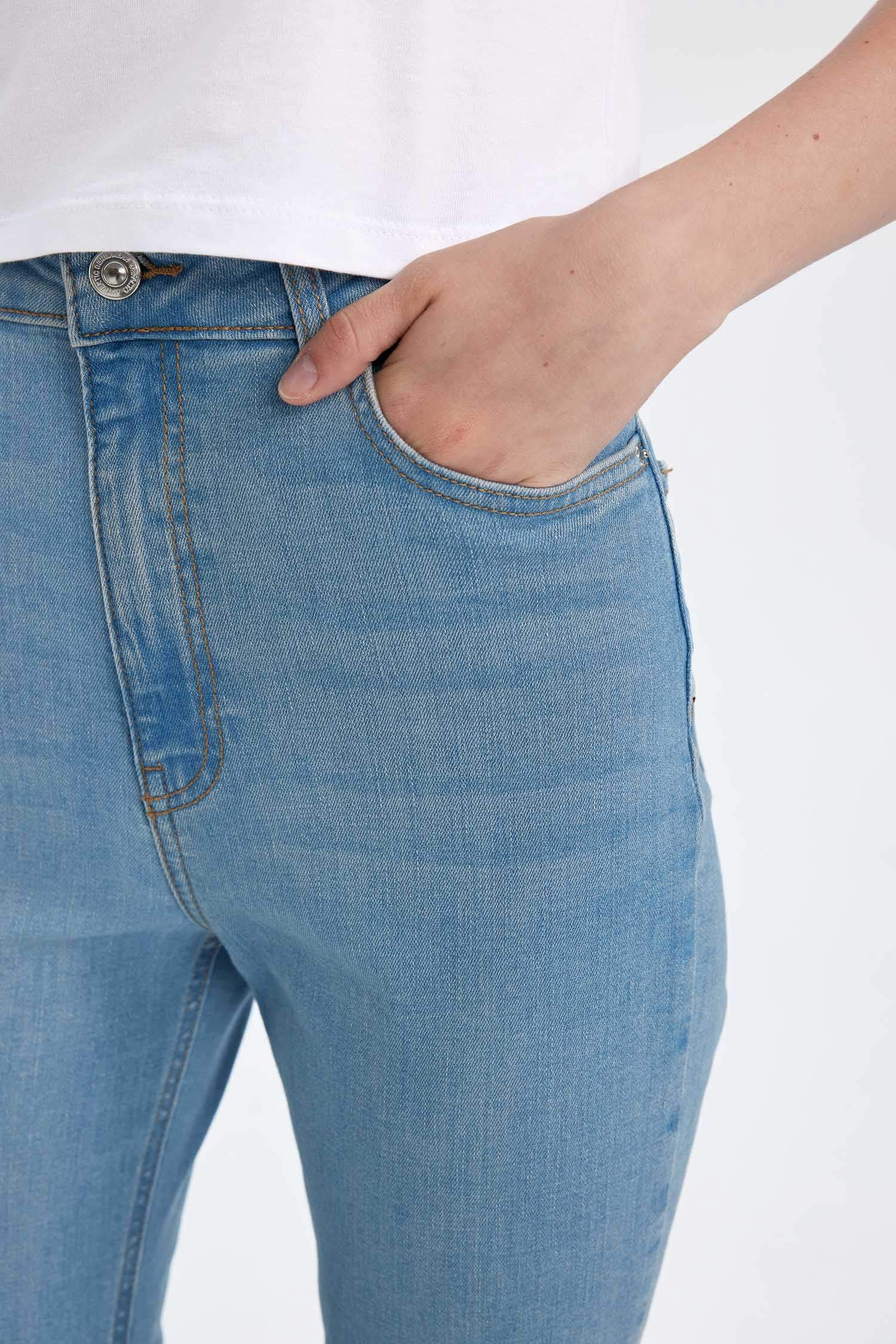 Slim Flare Yüksek Bel Paça Ucu Kesik Uzun Jean Pantolon