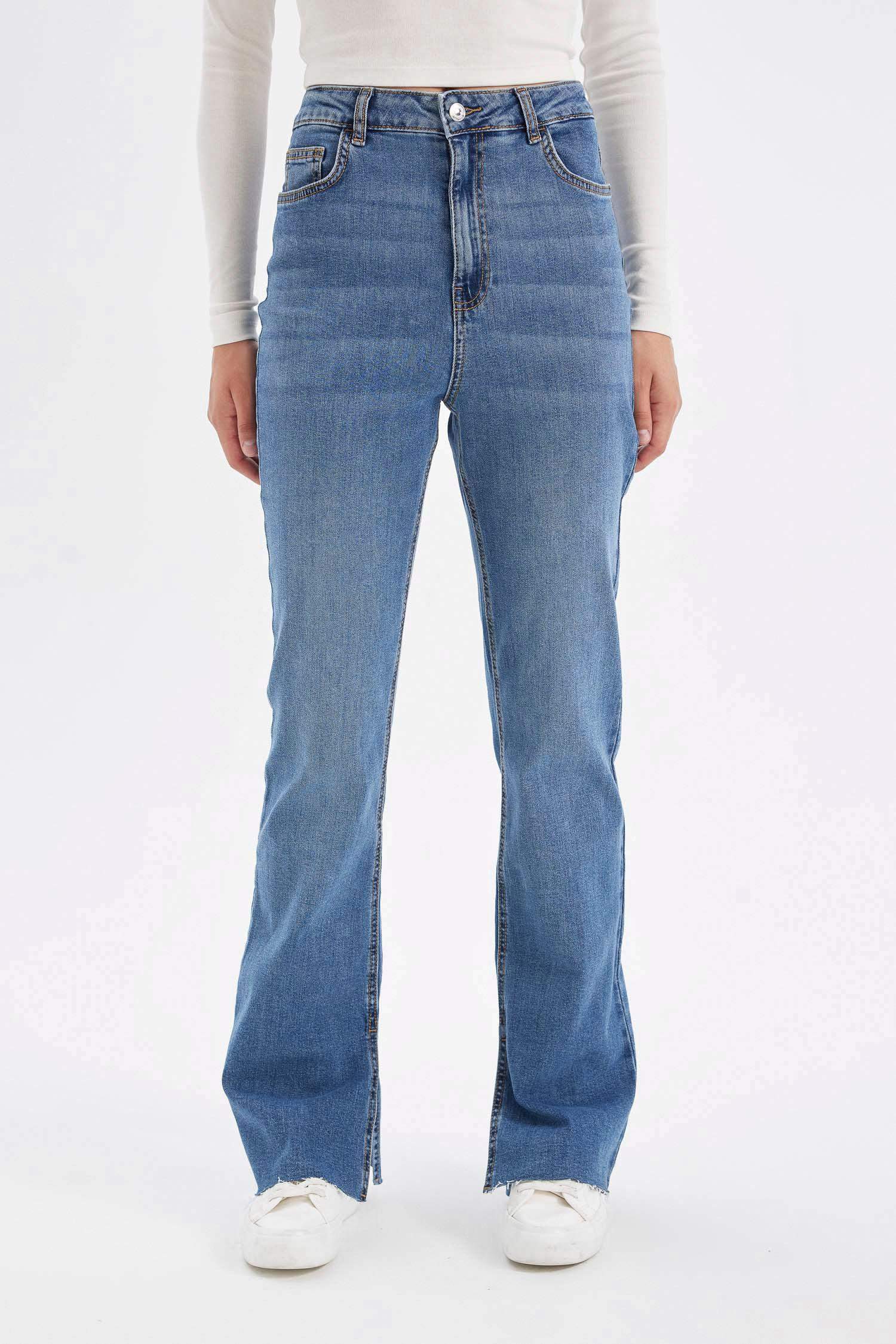 Slim Flare Normal Bel Yırtmaçlı Uzun Jean Yıkamalı Pantolon