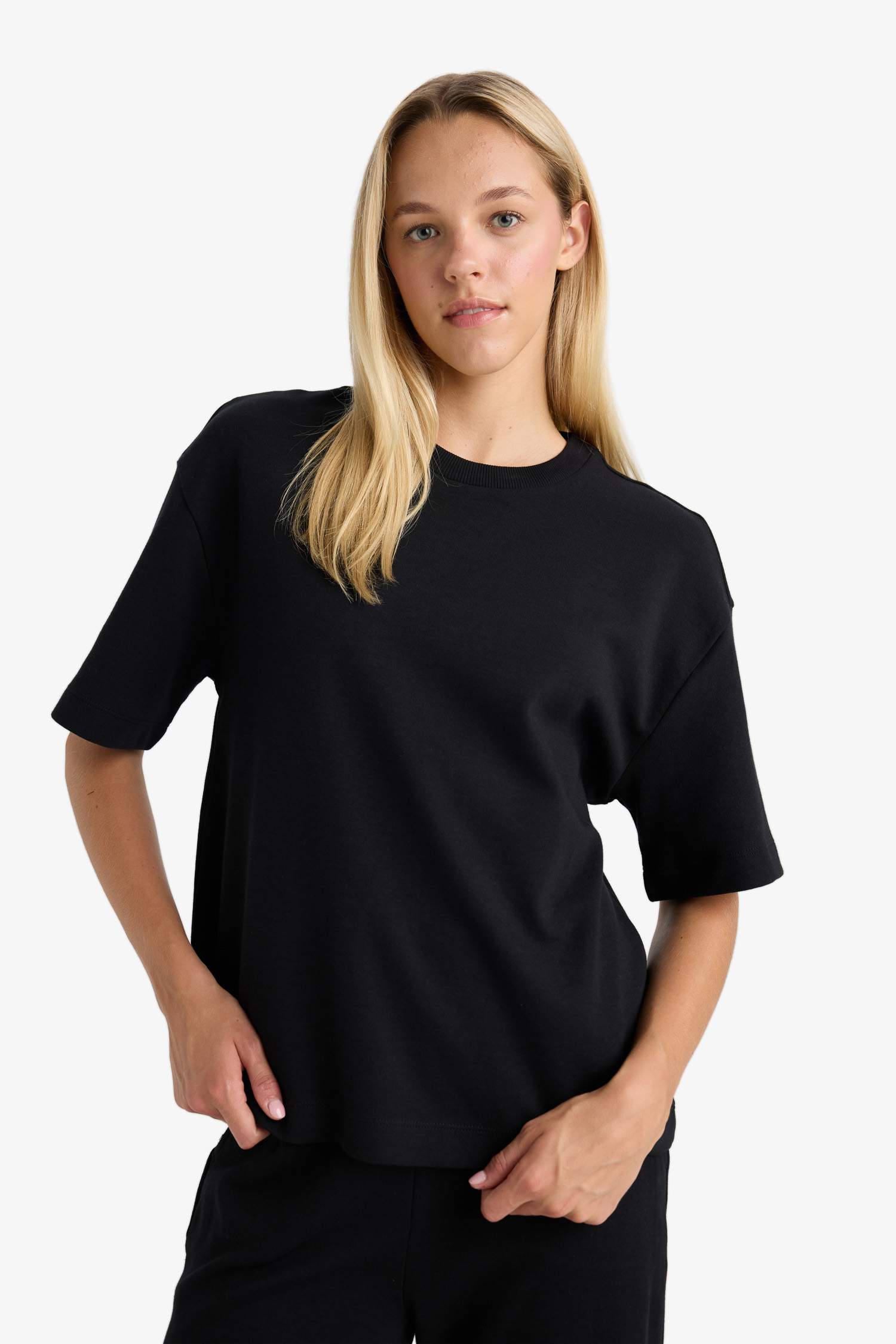 Oversize Loose Fit Crew Neck Basic T-Shirt