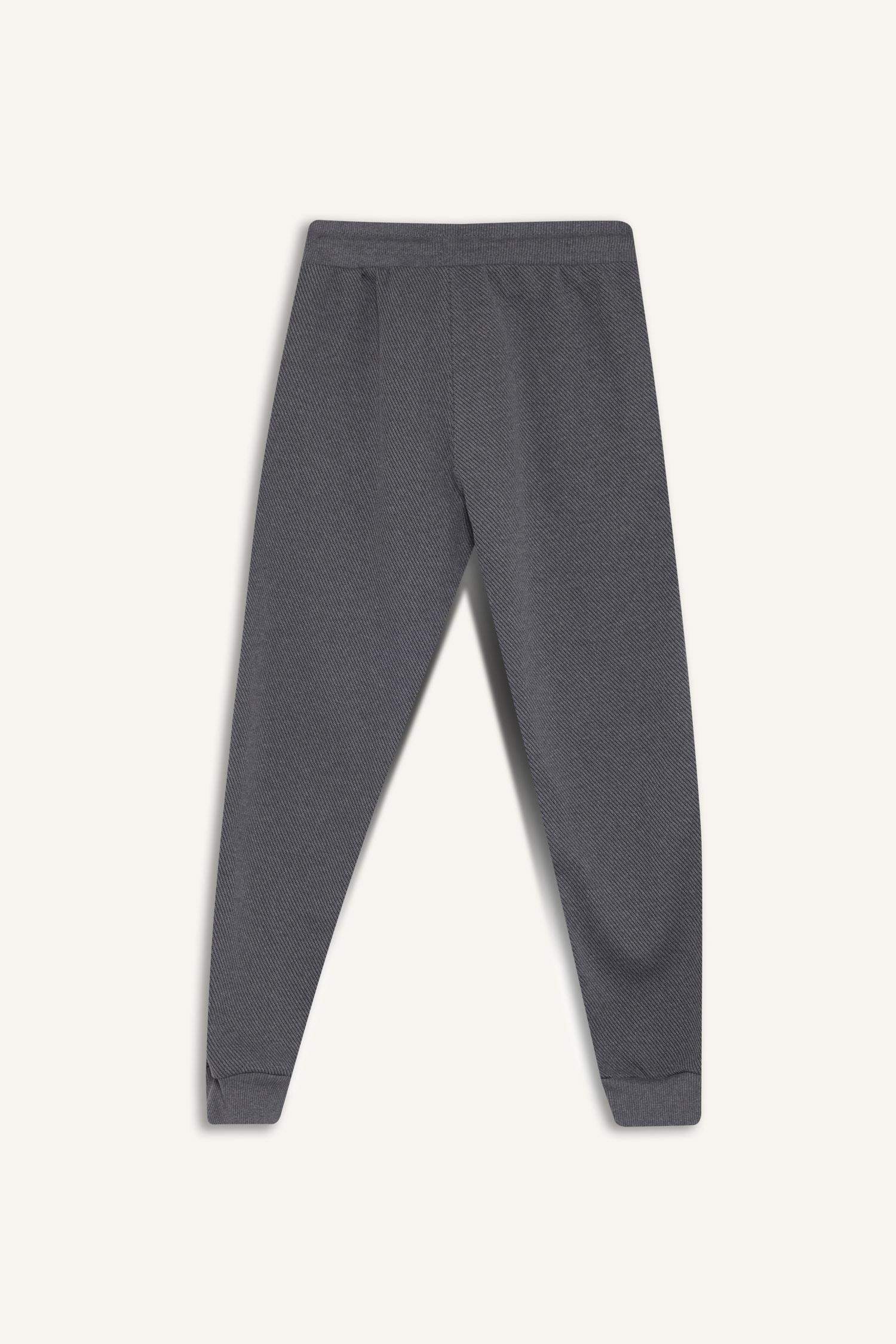 بنطلون ولادي قصة عادية