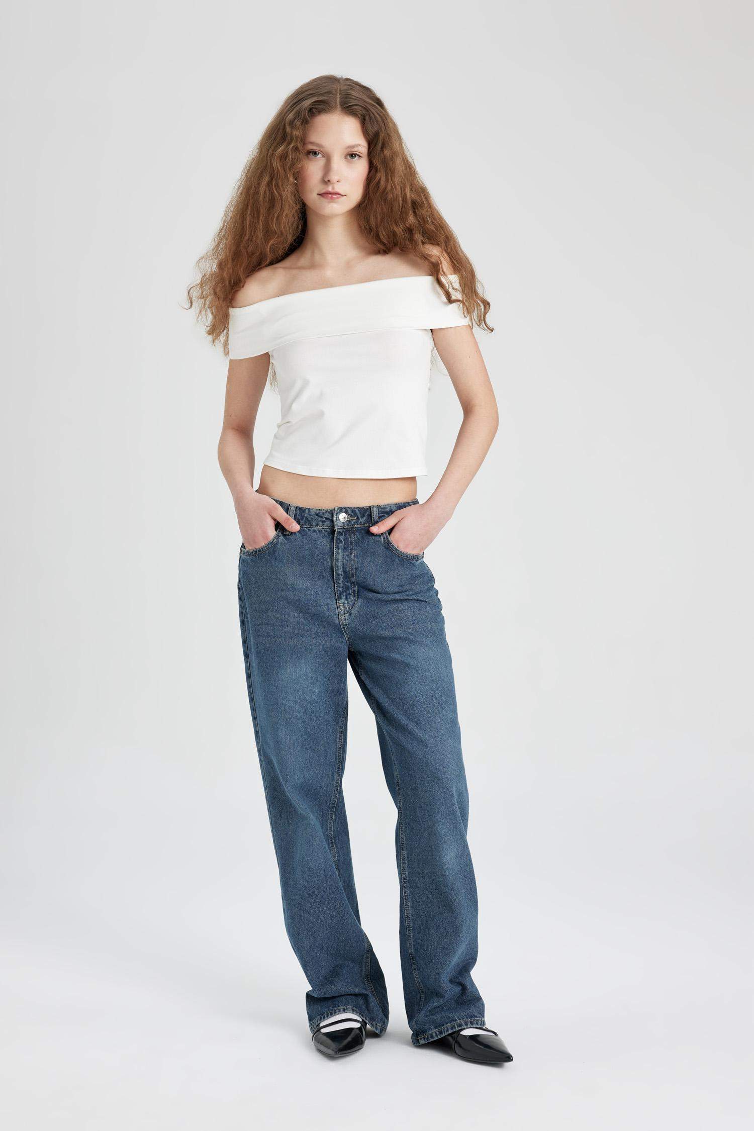 تيشيرت نص كم سليم فيت بكتف مفتوح