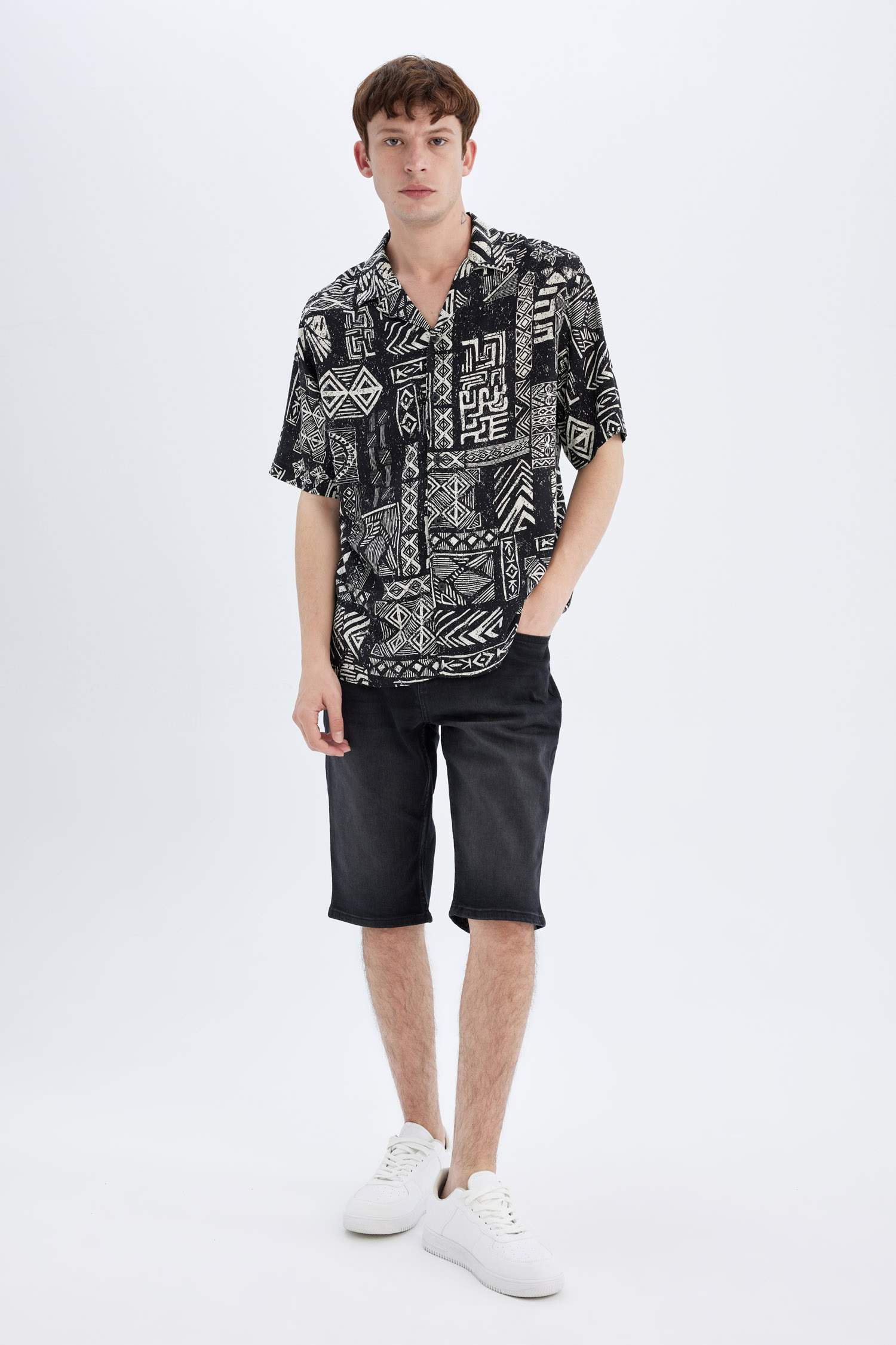 Regular Fit Printed Viscose Short Sleeve Shirt