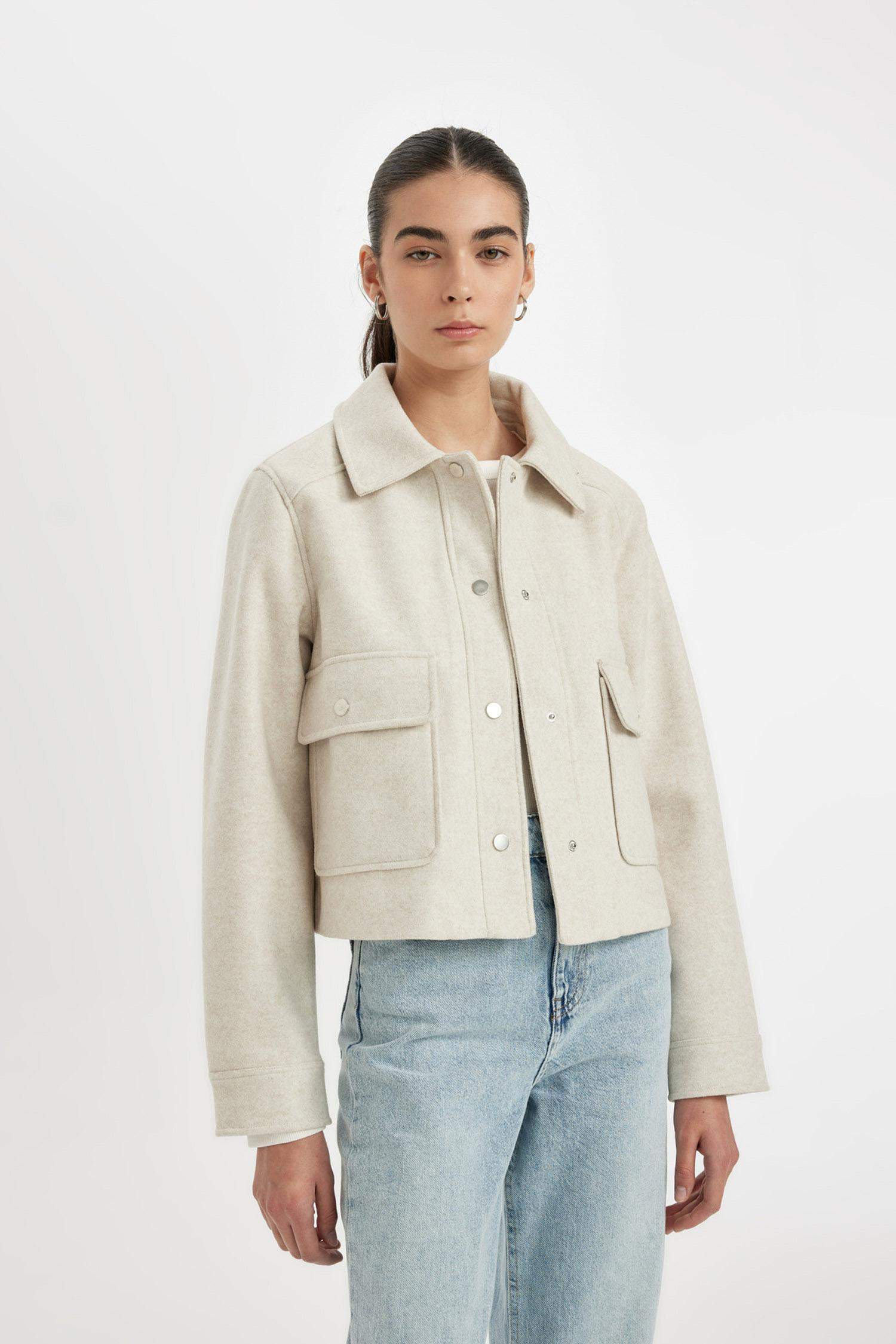 Regular Kalıp Polo Yaka Çıtçıtlı Cepli Kısa Kaşe Ceket