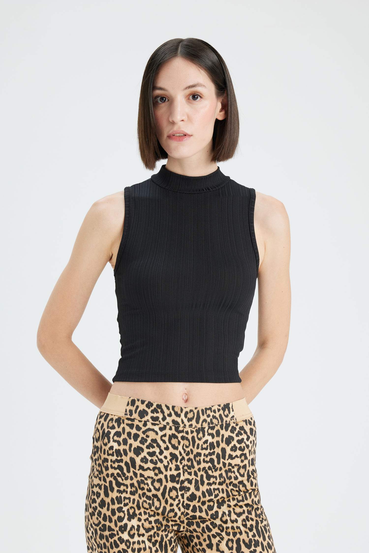 Slim Fit Dar Kesim Yarım Balıkçı Yaka Fitilli Kaşkorse Atlet