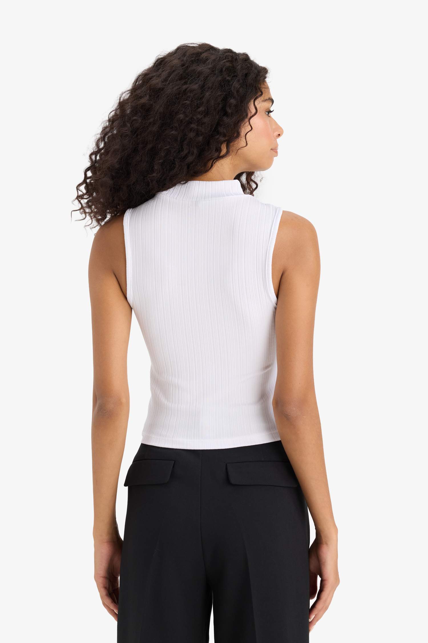 Slim Fit Dar Kesim Yarım Balıkçı Yaka Fitilli Kaşkorse Beyaz Atlet