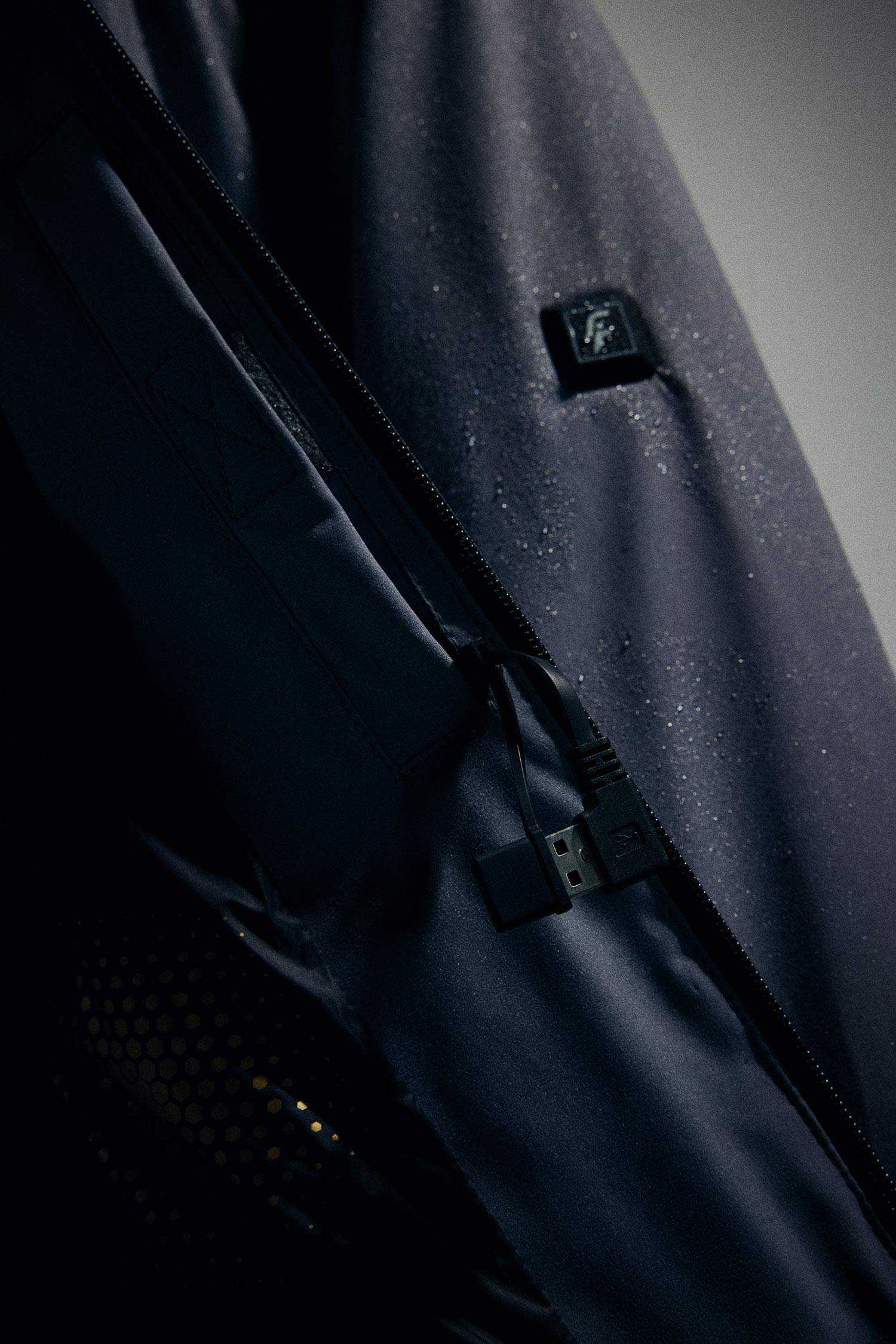 Usb Isıtıcılı Su İtici Rüzgar Geçirmez Kapüşonlu Fermuarlı Kışlık Kayak Montu