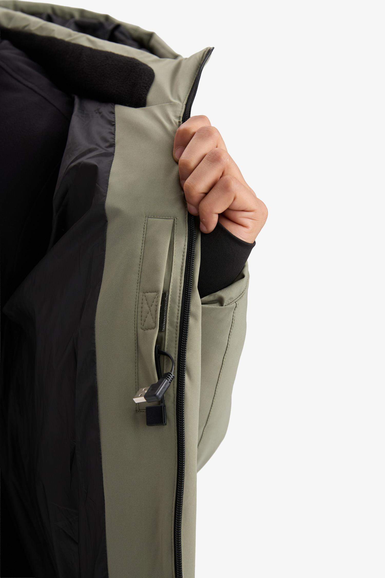 Regular Fit Windproof Waterproof USB Heated Puffer Jacket