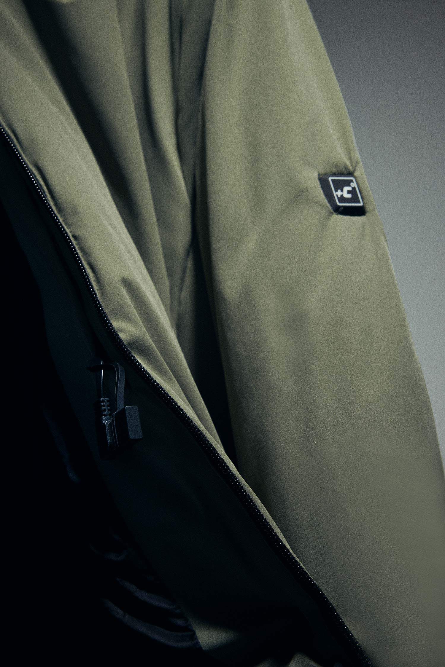 جاكيت بامب تزلج شتوي وتر بروف مطبوع قصة عادية بكابيشون من DeFactoFit