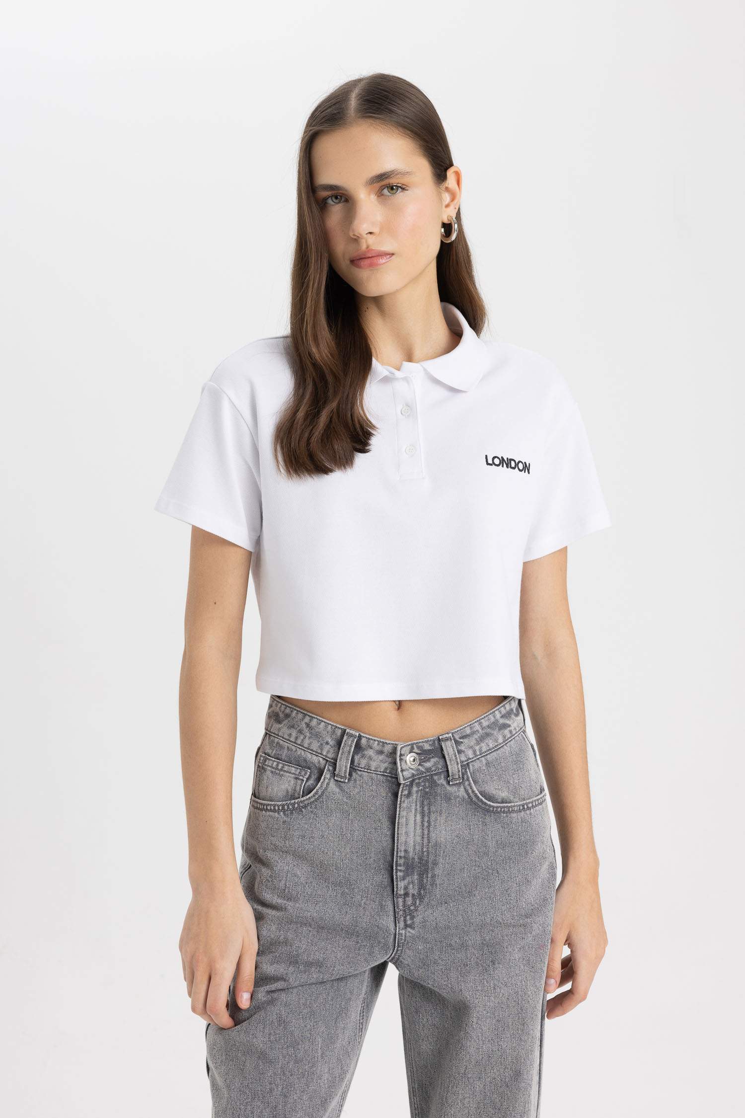 تيشيرت بولو نص كم مطبوع بقصة مريحة