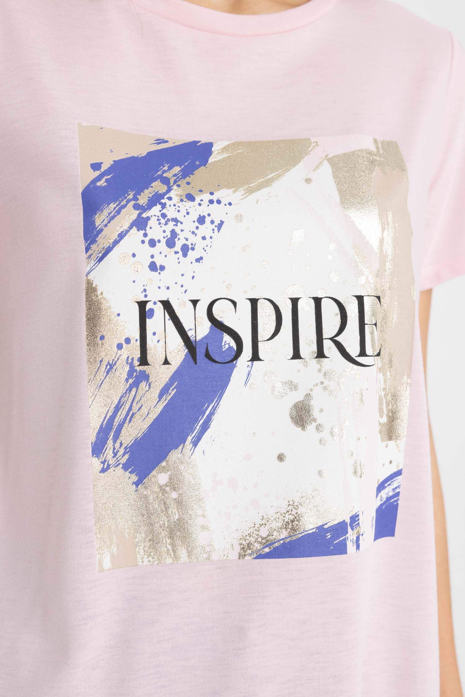 تي شيرت نص كم مطبوع بياقة مستديرة وقصة عادية