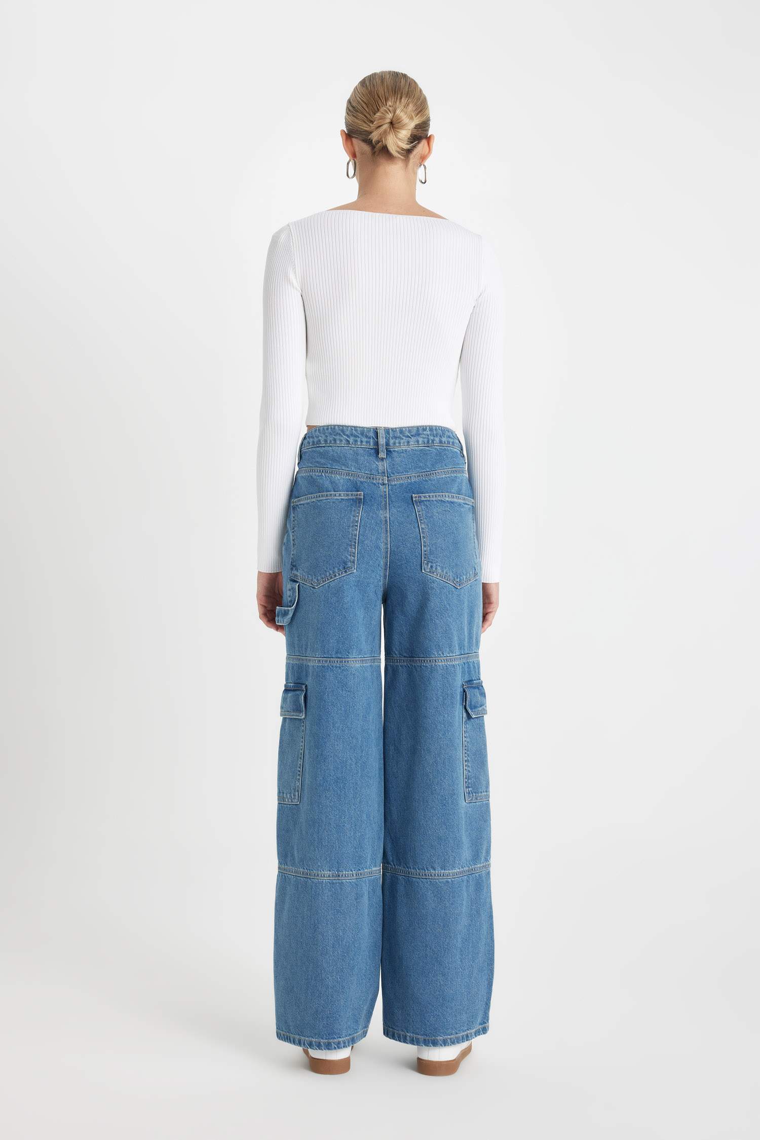 Джинсы Straight Fit прямого кроя с высокой талией