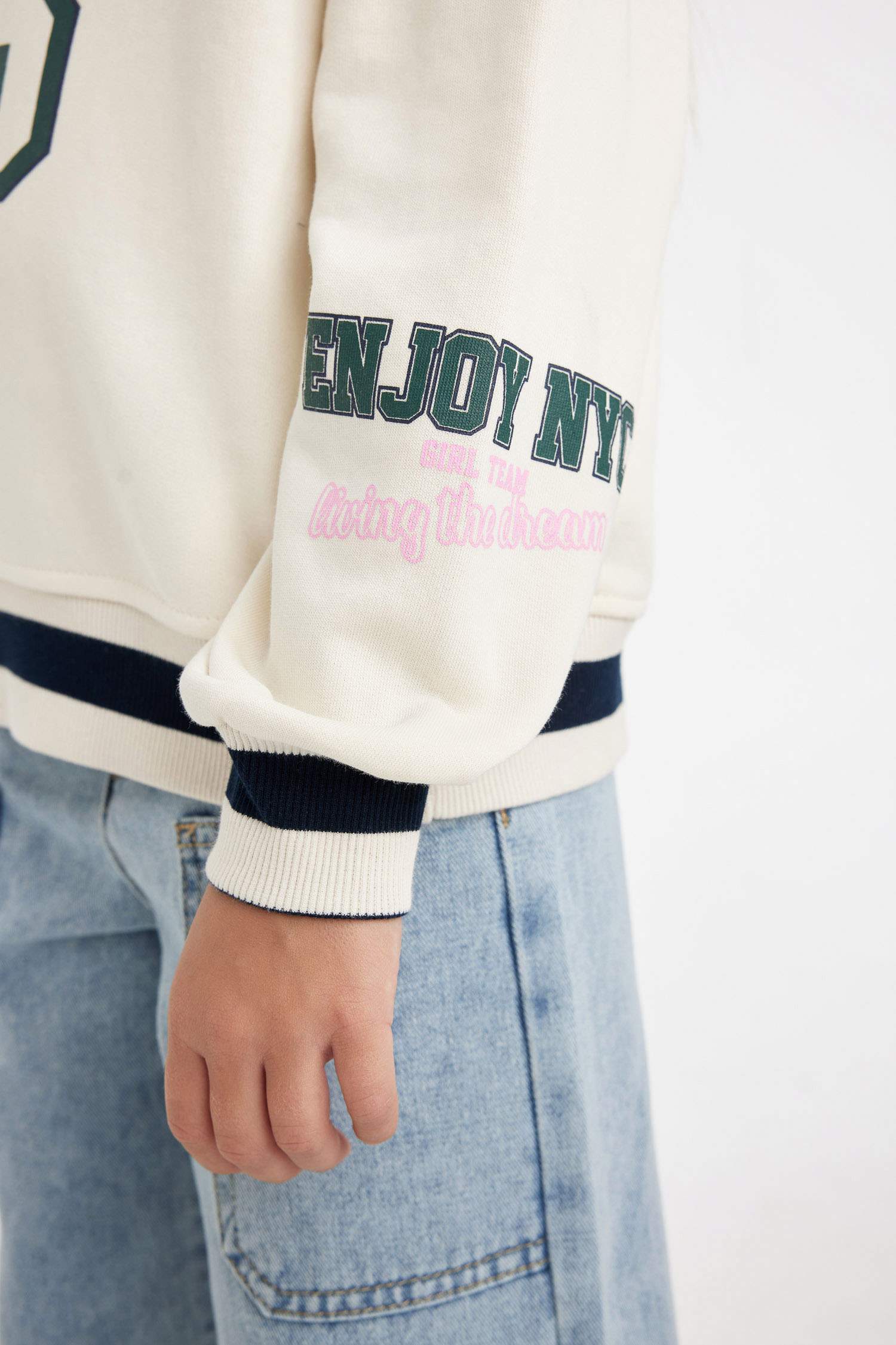 Kız Çocuk Relax Fit V Yaka Baskılı Okul Sweatshirt