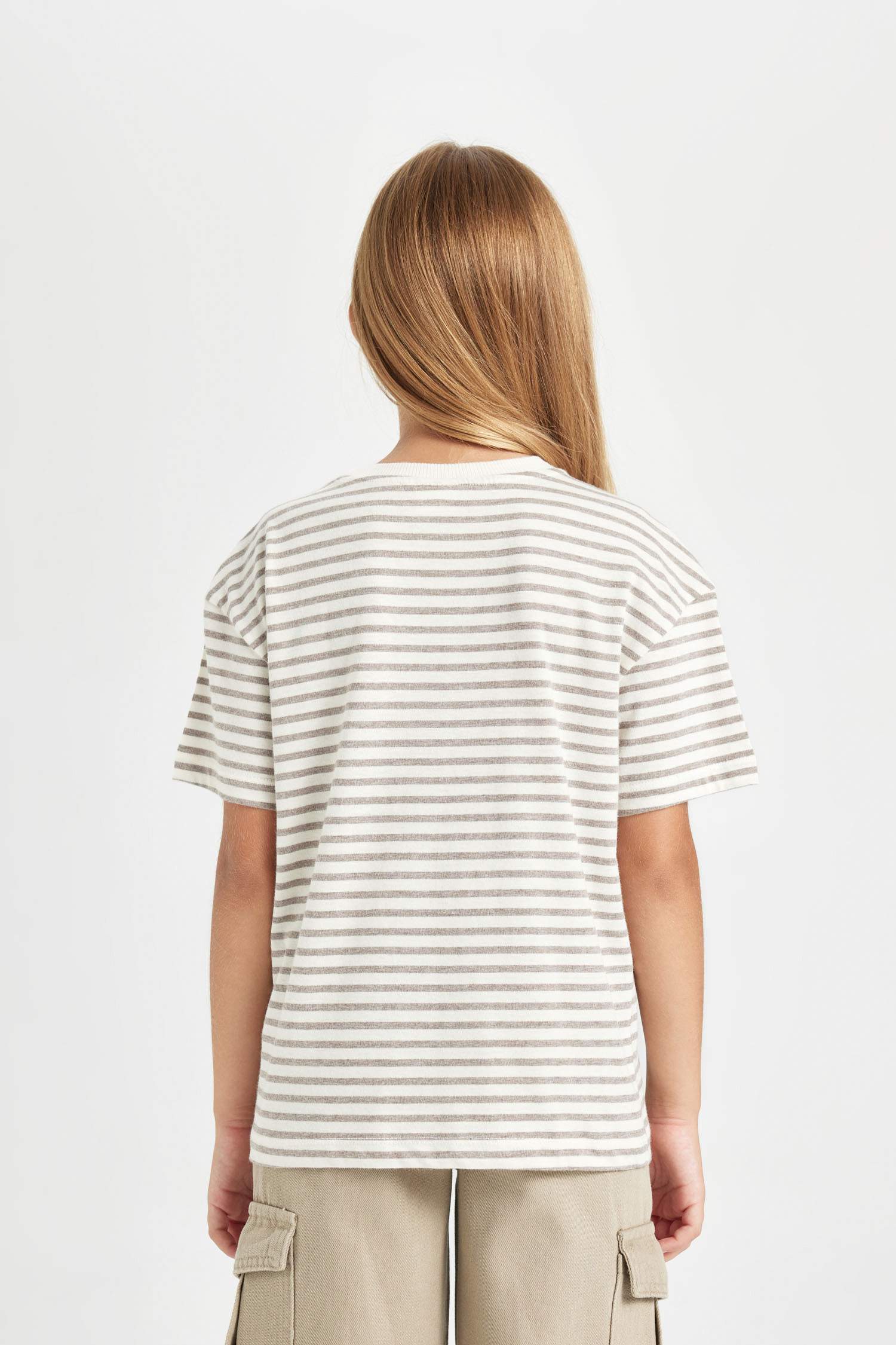 تيشيرت مخطط بناتي نص كم قصة مريحة برقبة مستديرة