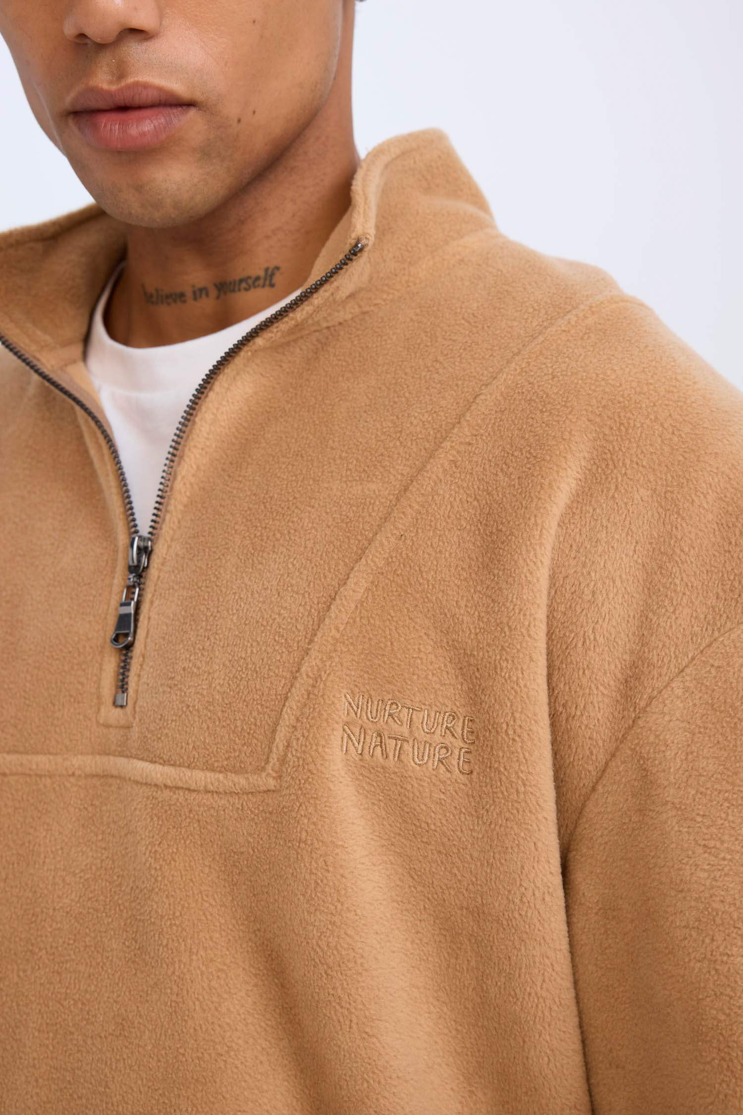 Comfort Regular Fit Rahat Kalıp Dik Yaka Baskılı Polar Sweatshirt