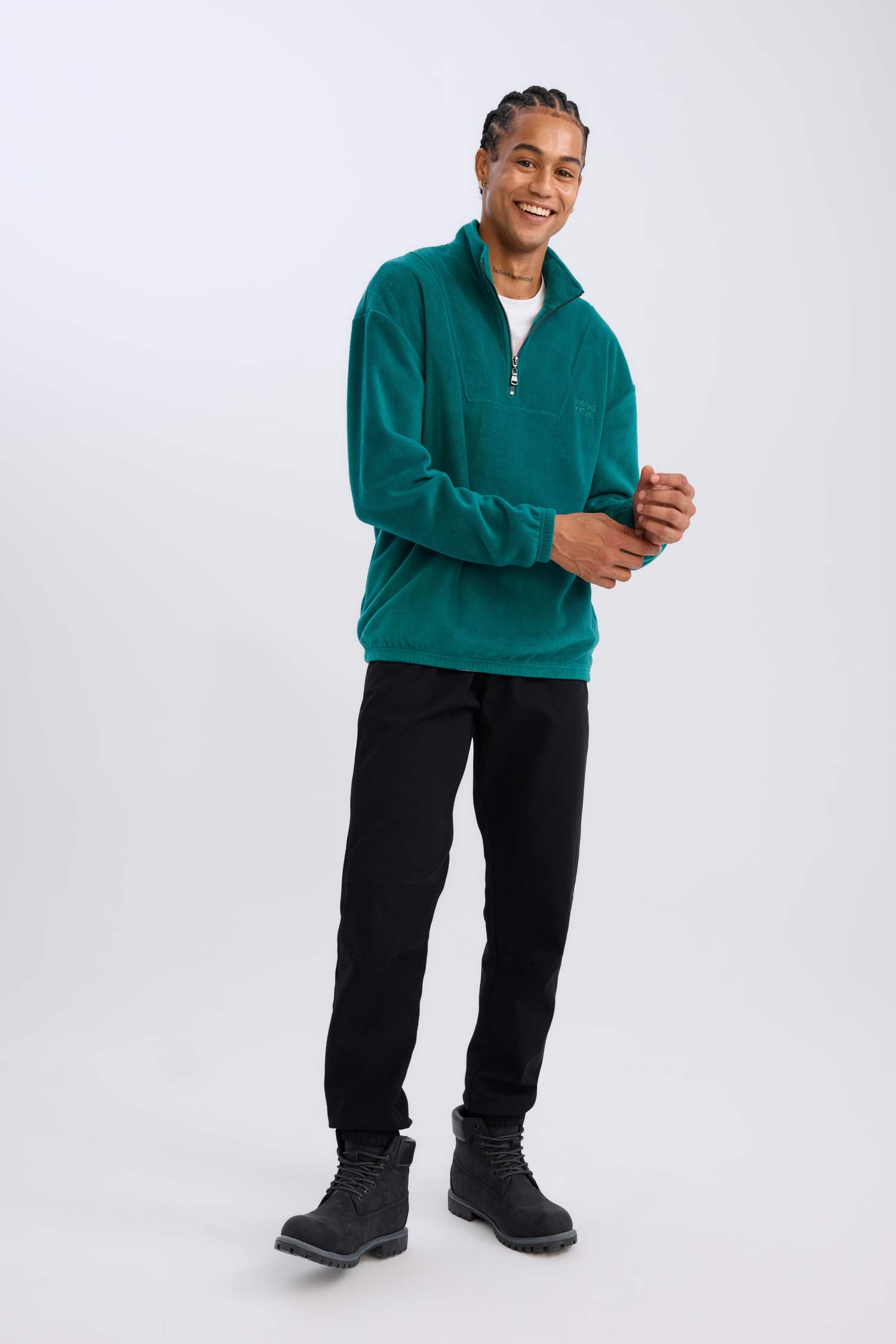 Comfort Regular Fit Rahat Kalıp Dik Yaka Baskılı Polar Sweatshirt