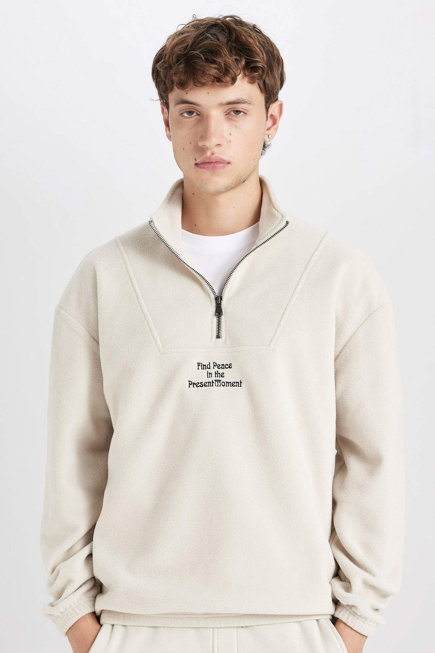 Comfort Regular Fit Rahat Kalıp Dik Yaka Baskılı Polar Sweatshirt