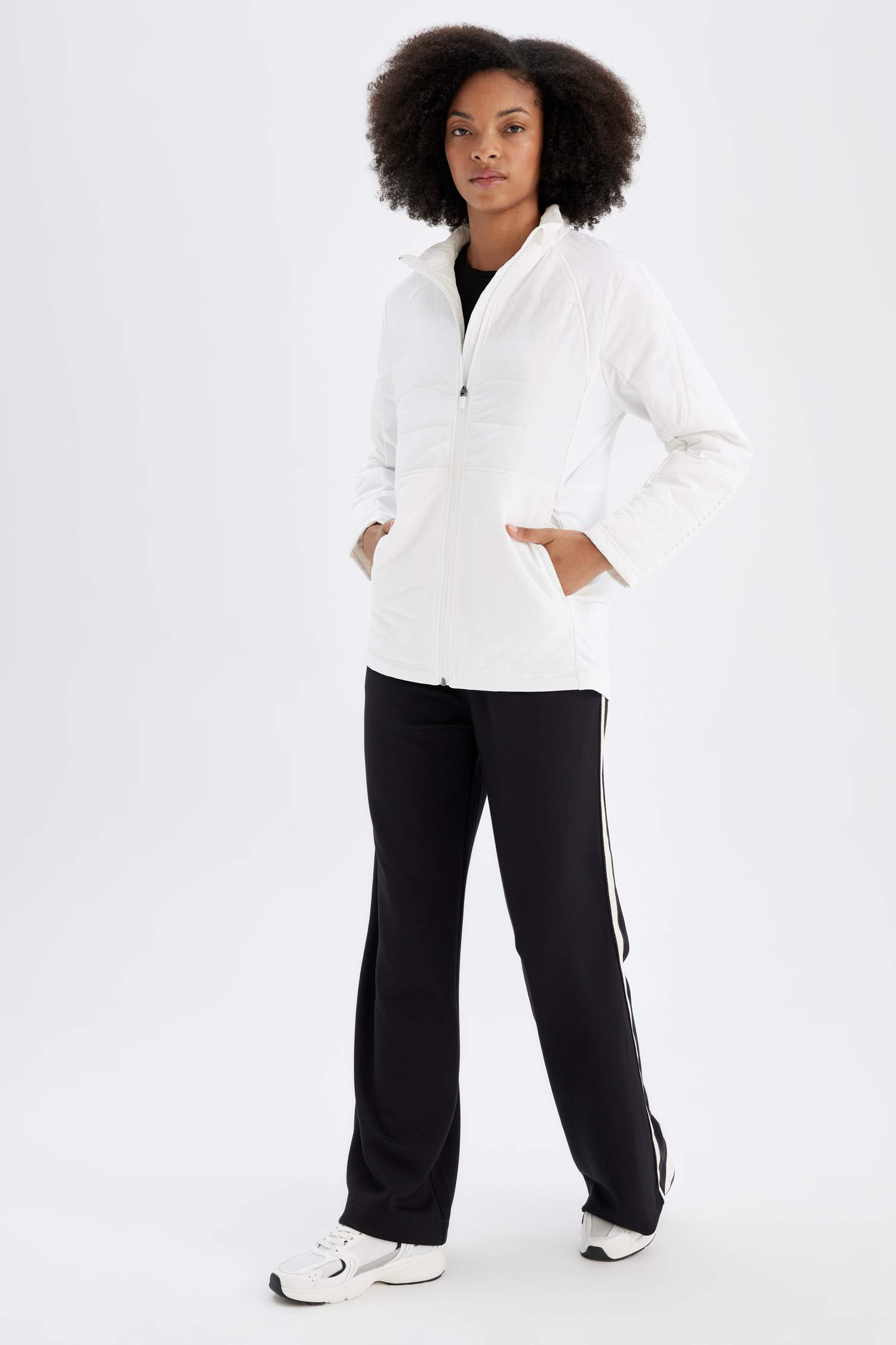 جاكيت خفيف سليم فيت بكابيشون وتر برووف من DeFactoFit