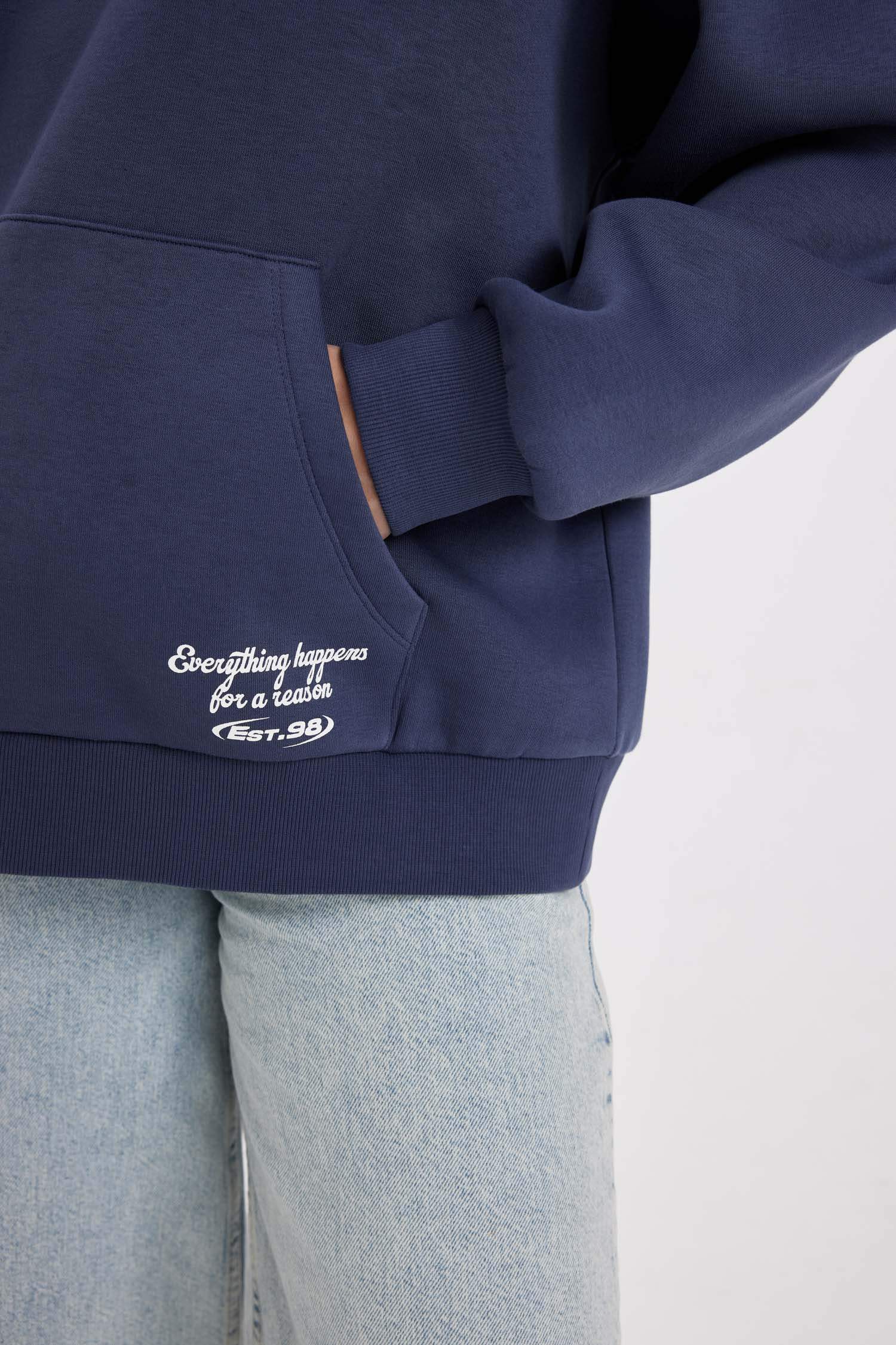 Oversize Geniş Kalıp Kapüşonlu Cepli Sırt Baskılı Kalın Sweatshirt