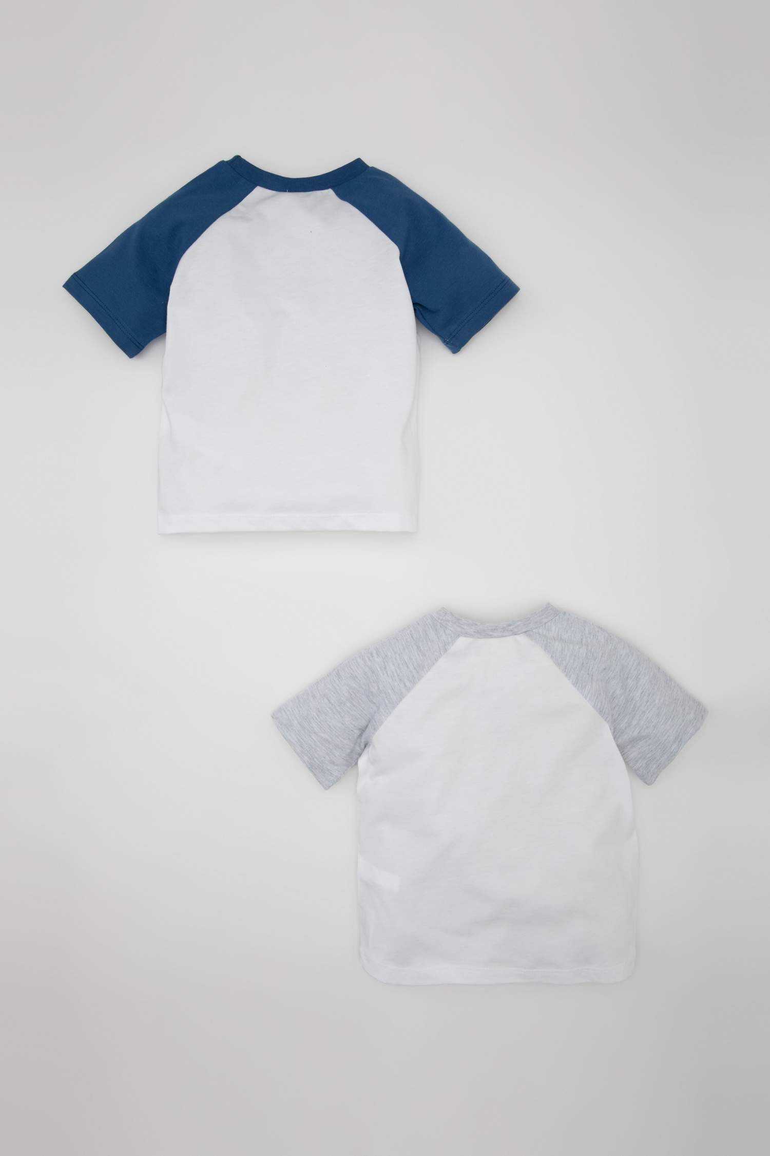 تيشيرت نص كم ولادي - قطعتين