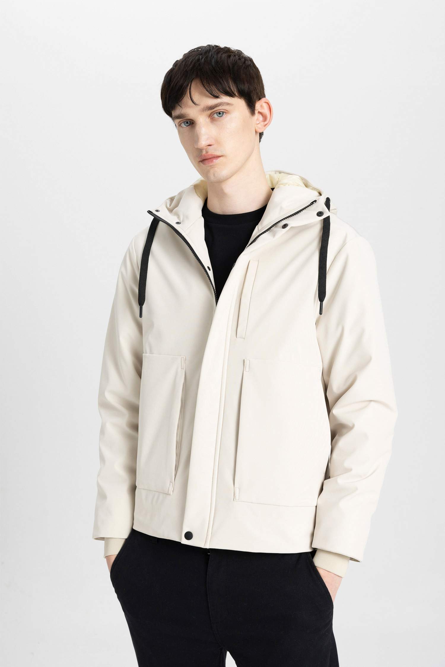 جاكيت قصة عادية بغطاء للرأس