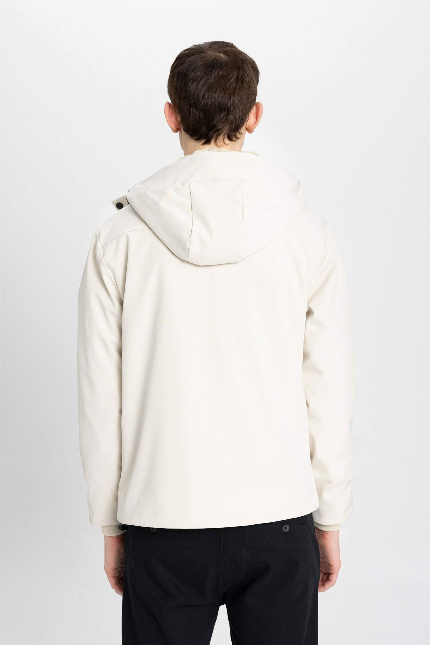 جاكيت قصة عادية بغطاء للرأس