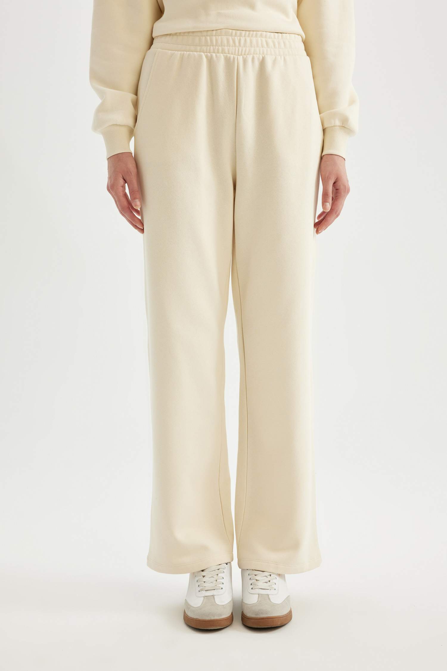 Штаны прямого кроя из плотной ткани