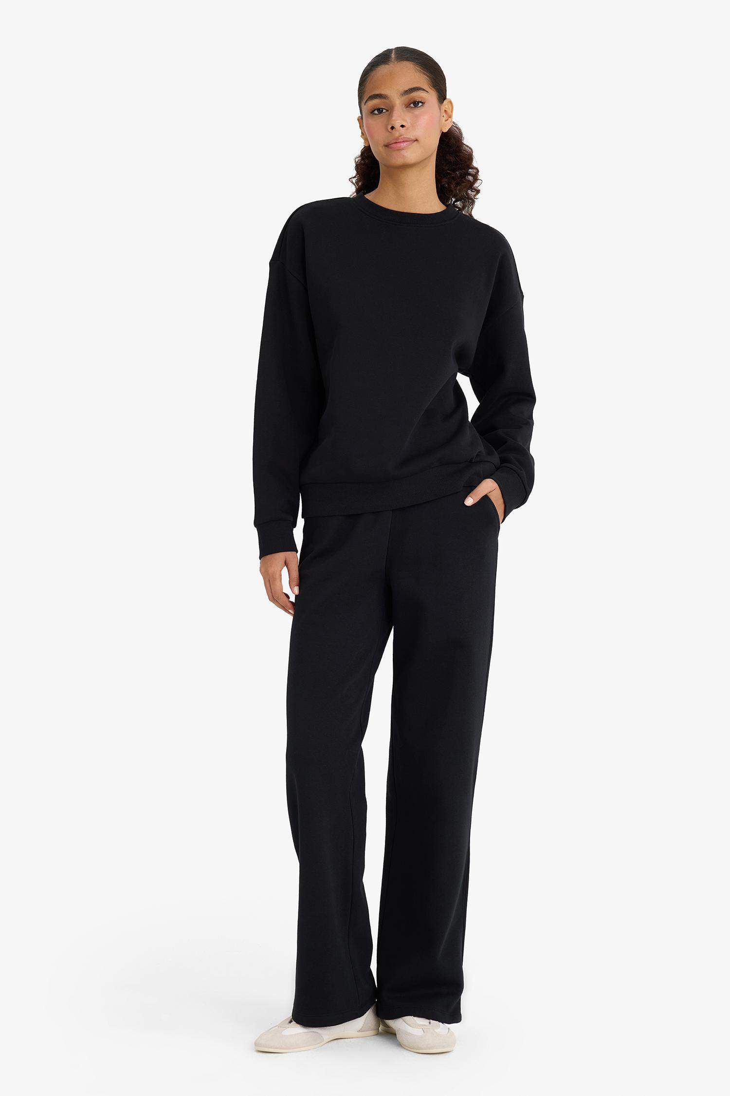 Straight Fit Basic Pocketed Thick Fabric Sweatpants