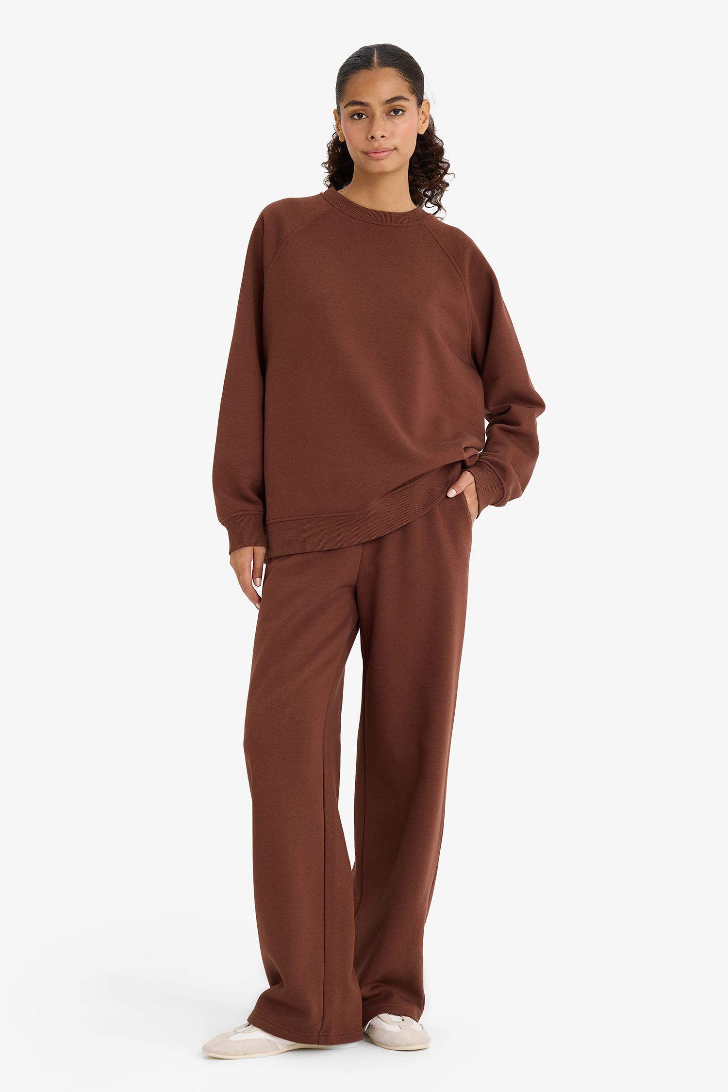 Straight Fit Basic Thick Sweatshirt Fabric Trousers