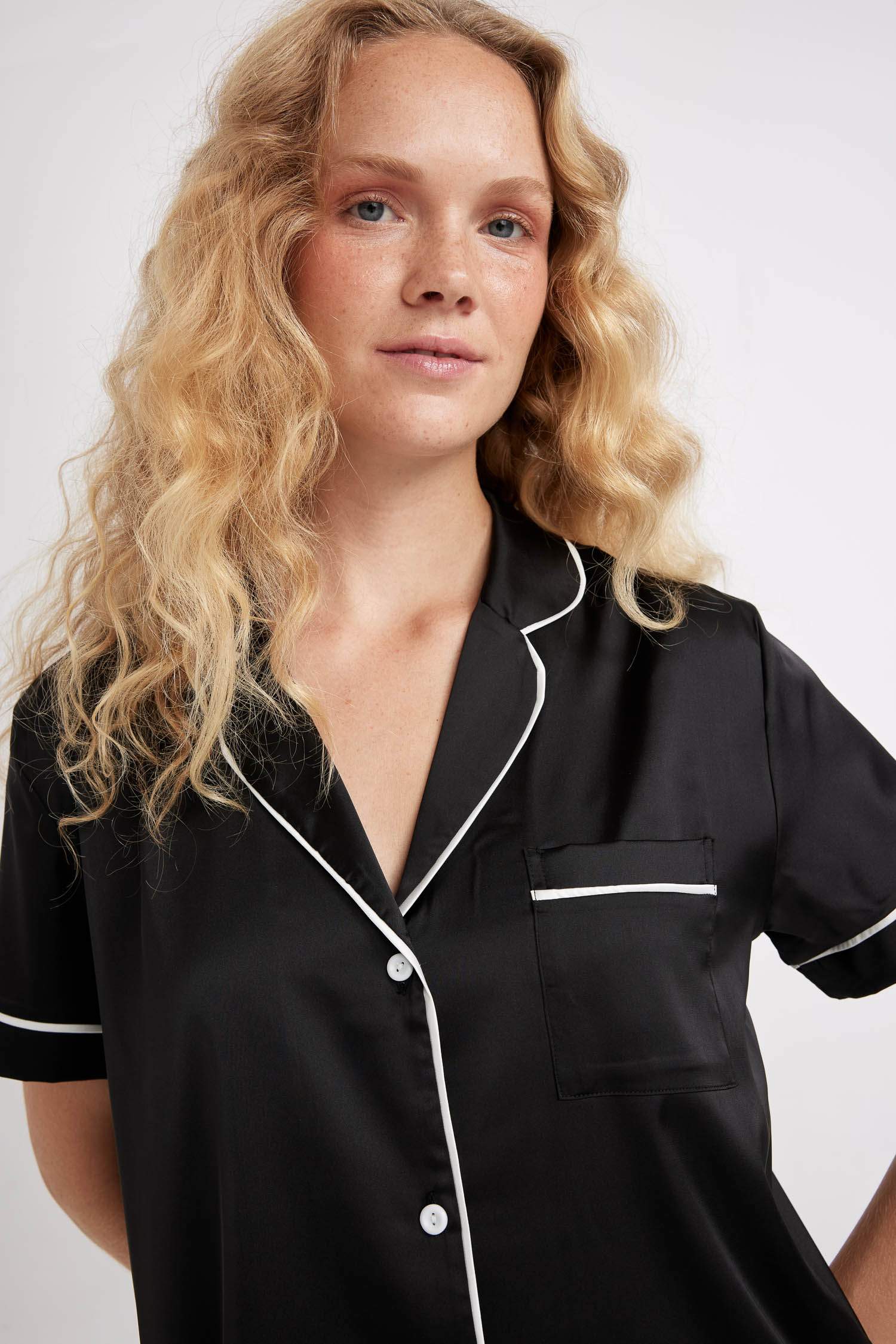 Regular Fit Short Sleeve 2 Piece Satin Set