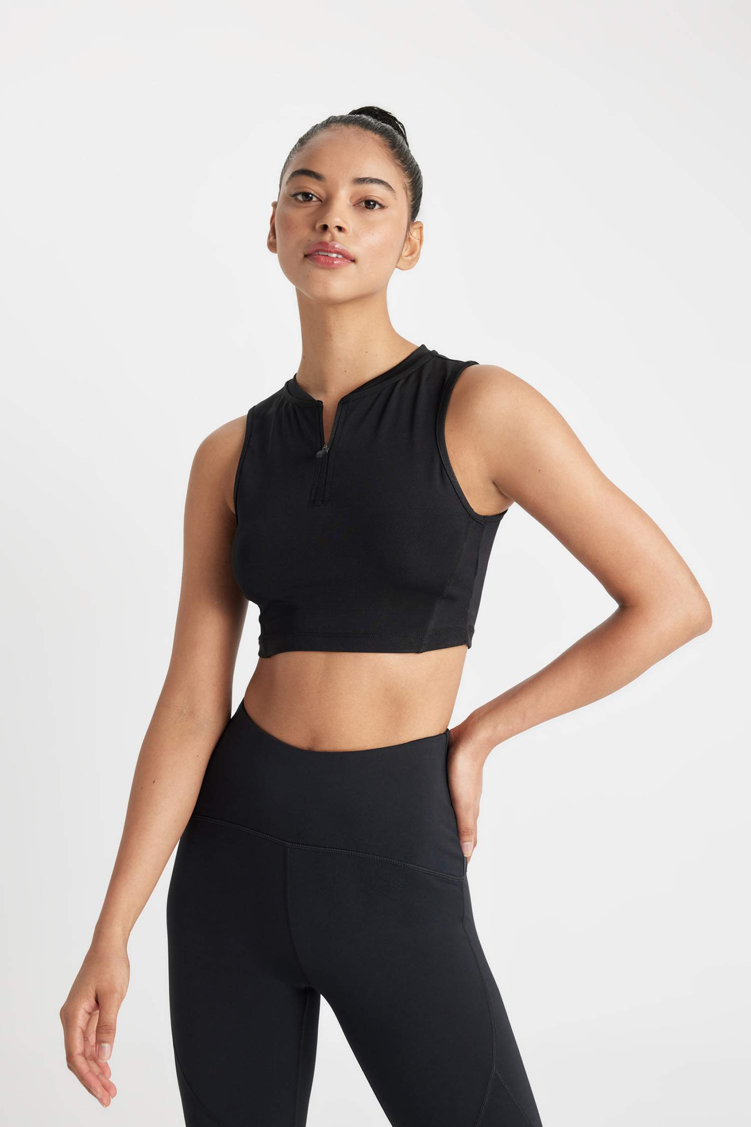 Débardeur de sport court à col rond