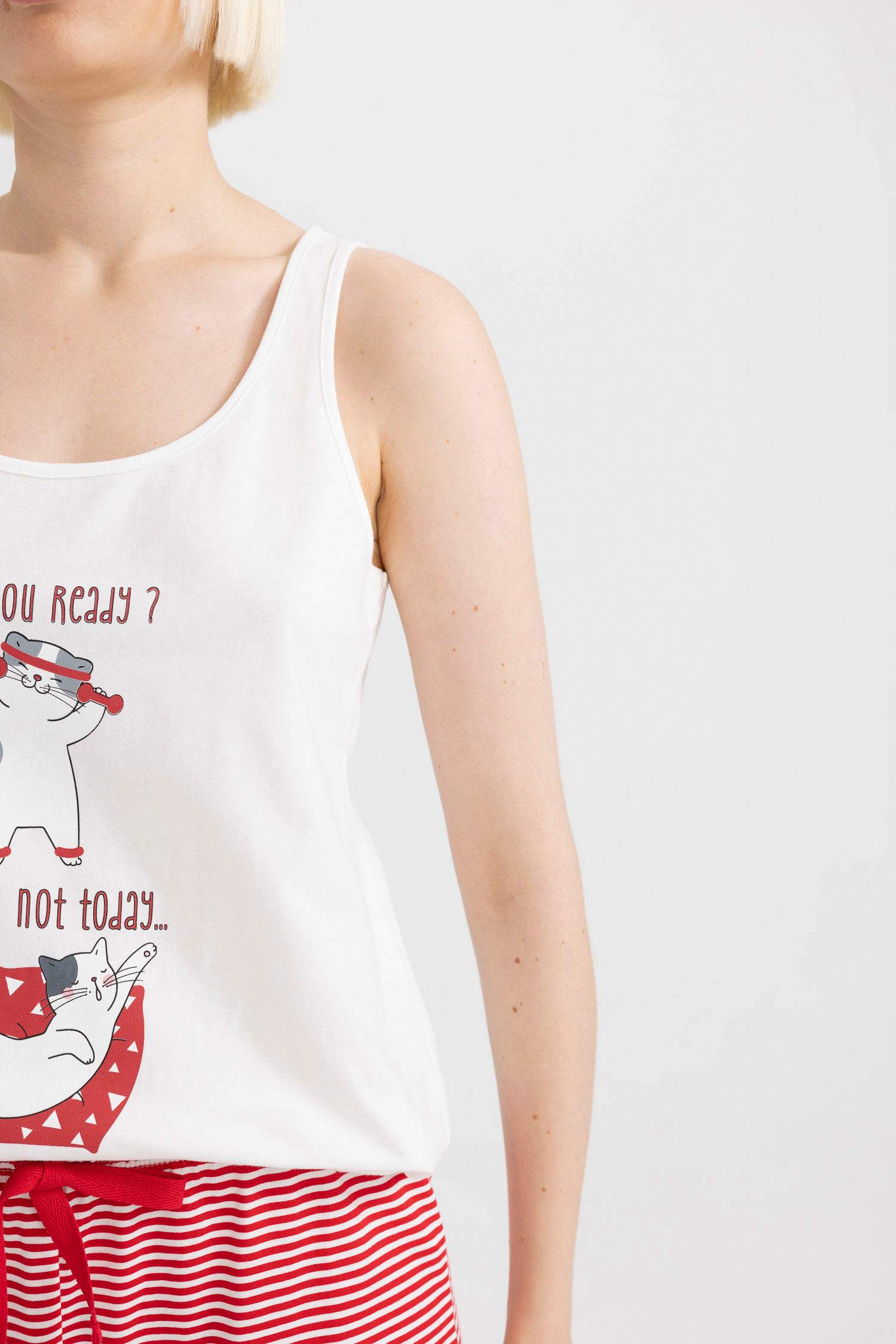 Baskılı Pijama Takımı Atlet-Fall in Love Üst Şort-Fall in Love