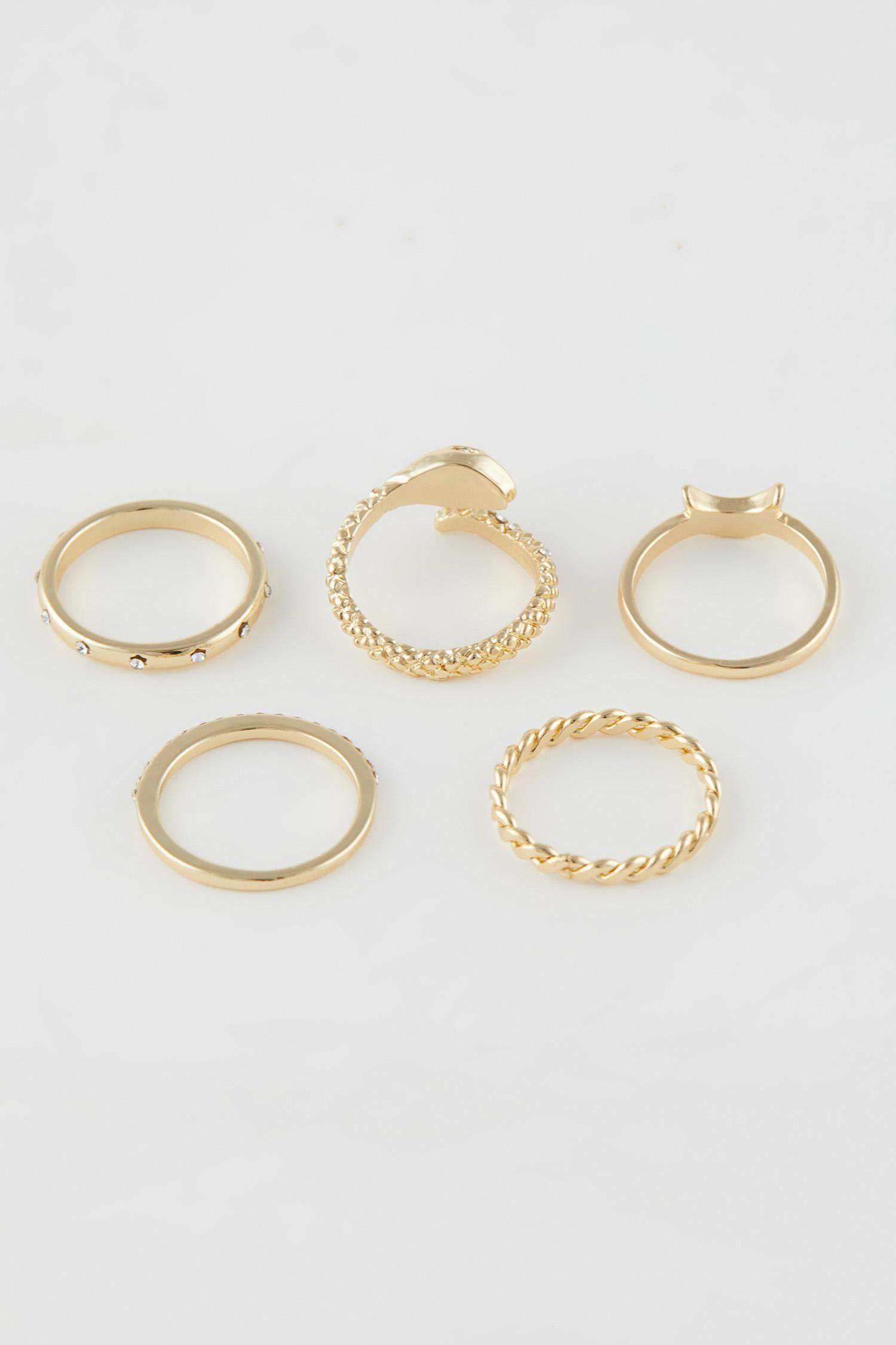 Woman 5 Piece Gold Rings