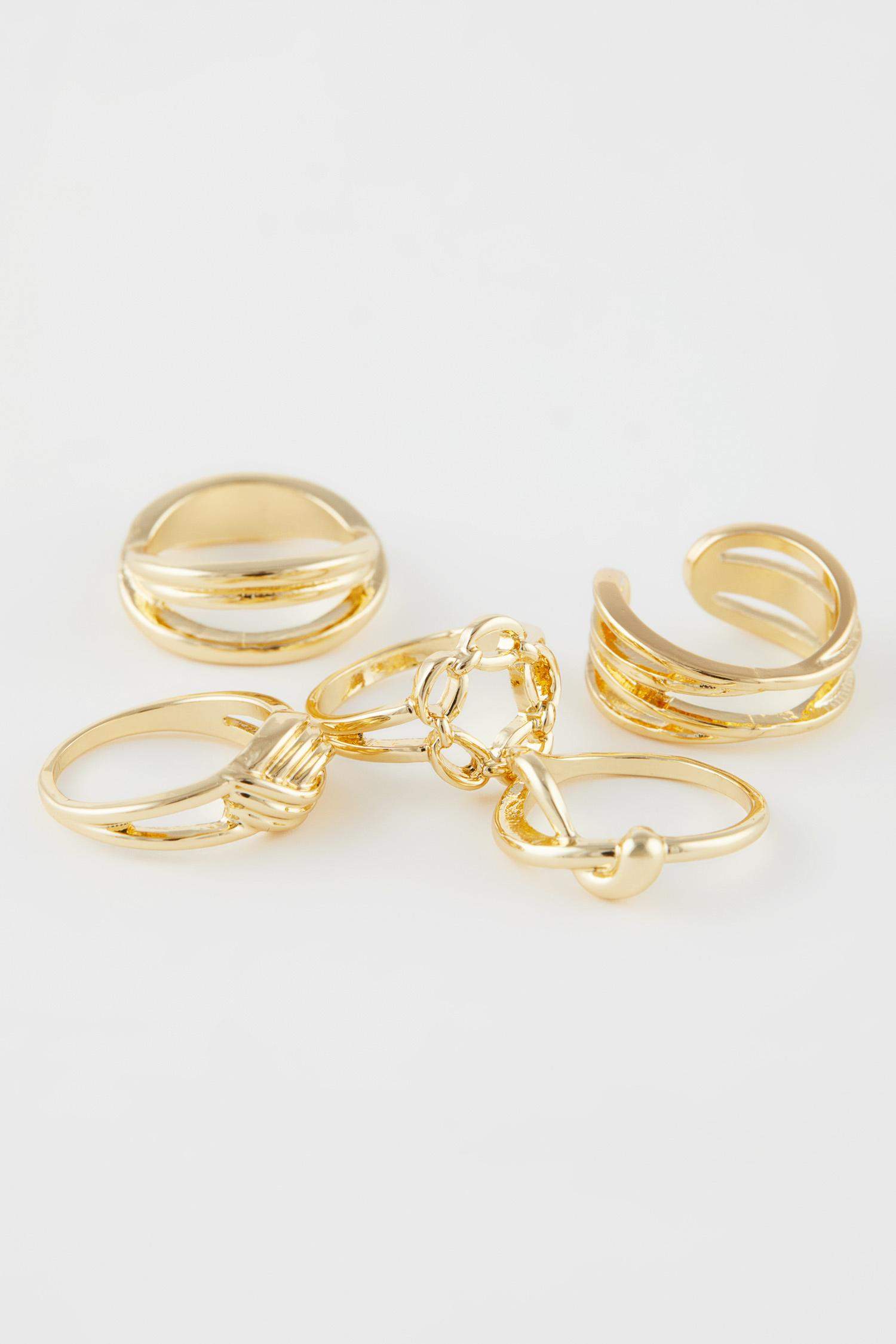Woman 5 Piece Gold Rings