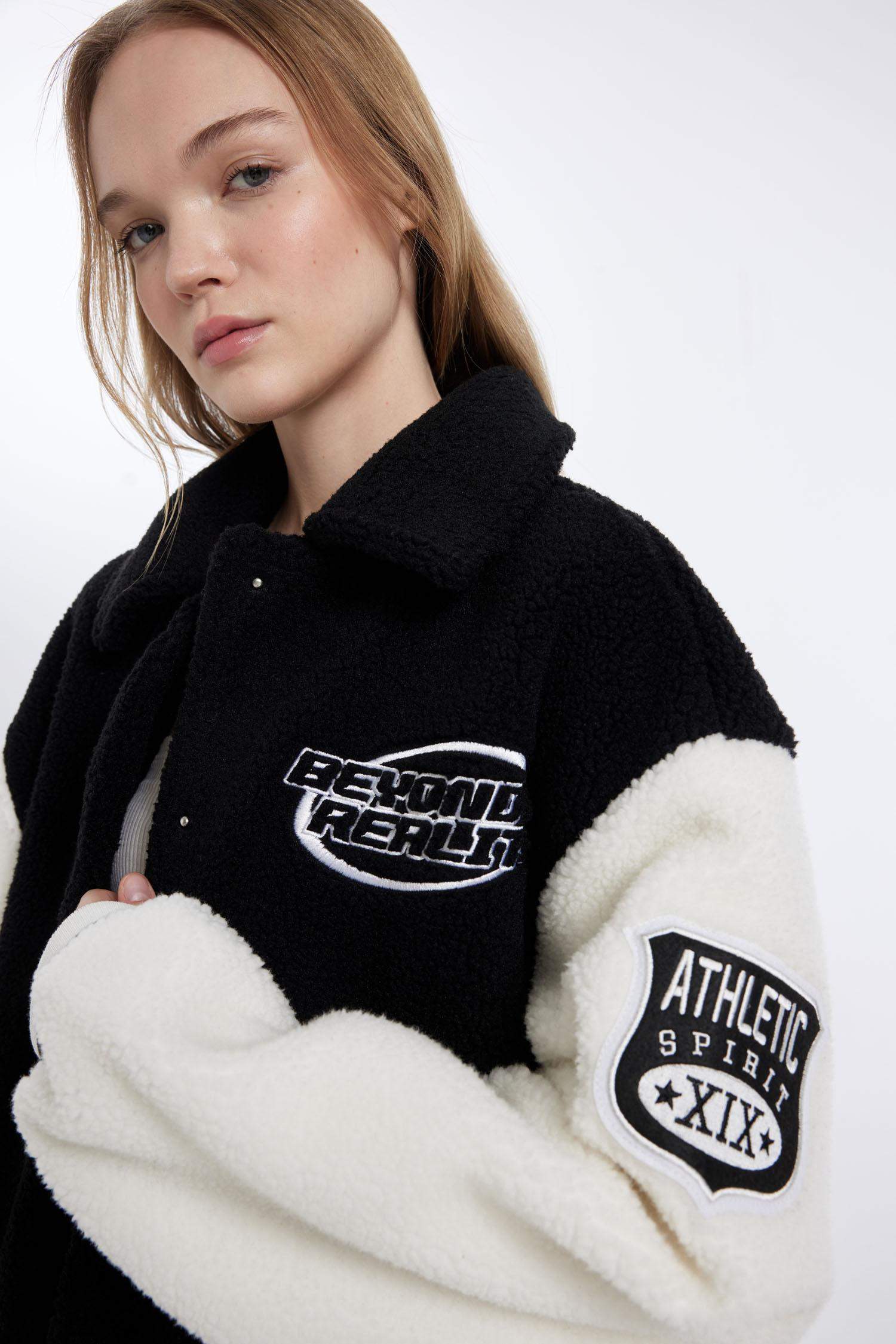 Coool Oversize Geniş Kalıp Pelüş Bomber Mont Ceket Polo Yaka Nakışlı Çıtçıtlı Cepli