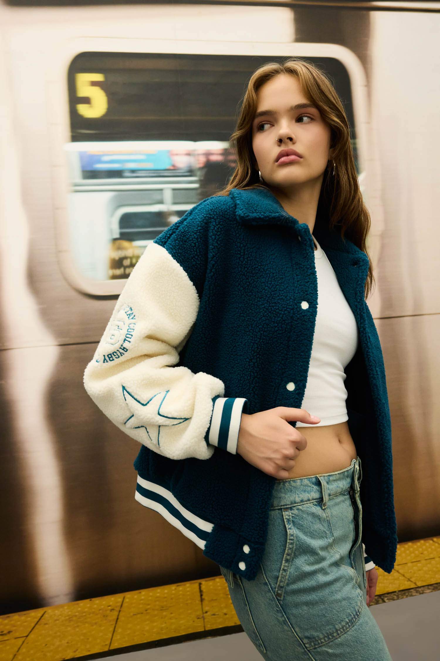 Coool Oversize Geniş Kalıp Pelüş Bomber Mont Ceket Polo Yaka Nakışlı Çıtçıtlı Cepli